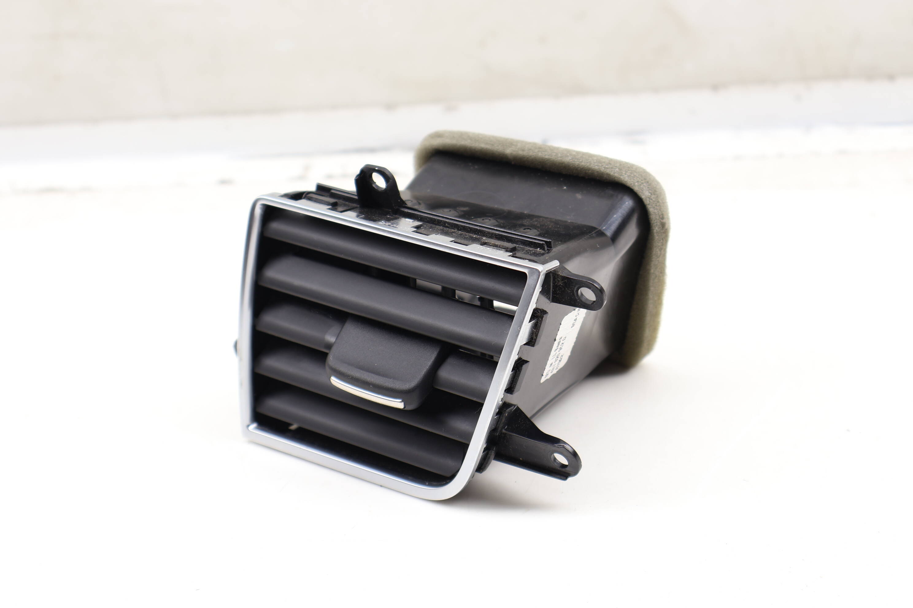 Center Air Vent 4H1820952D