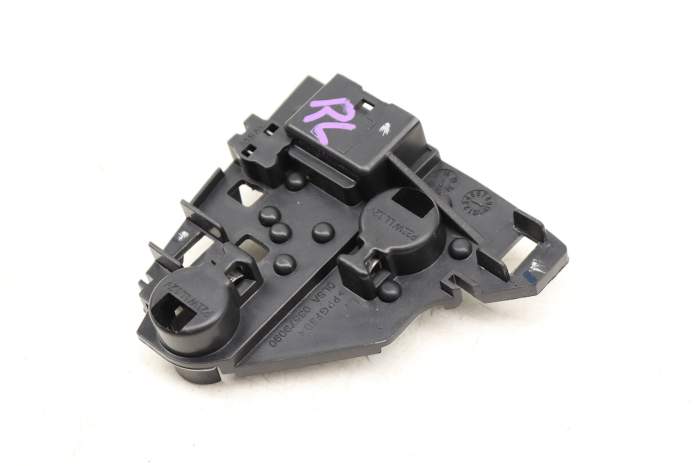 Inner Tail Light Bulb Holder / Socket 63217438433 main product photo