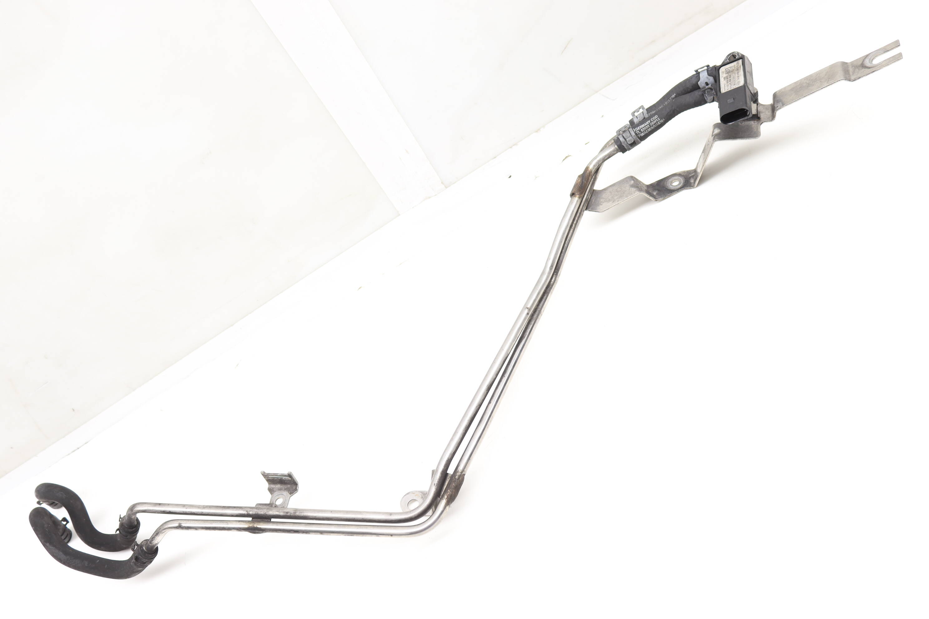 Diesel&#x20;Particulate&#x20;Filter&#x20;&#x2F;&#x20;Dpf&#x20;Sensor&#x20;Control&#x20;Line&#x20;&#x2F;&#x20;Pipe&#x20;Set&#x20;7P6131552G&#x20;95811106010