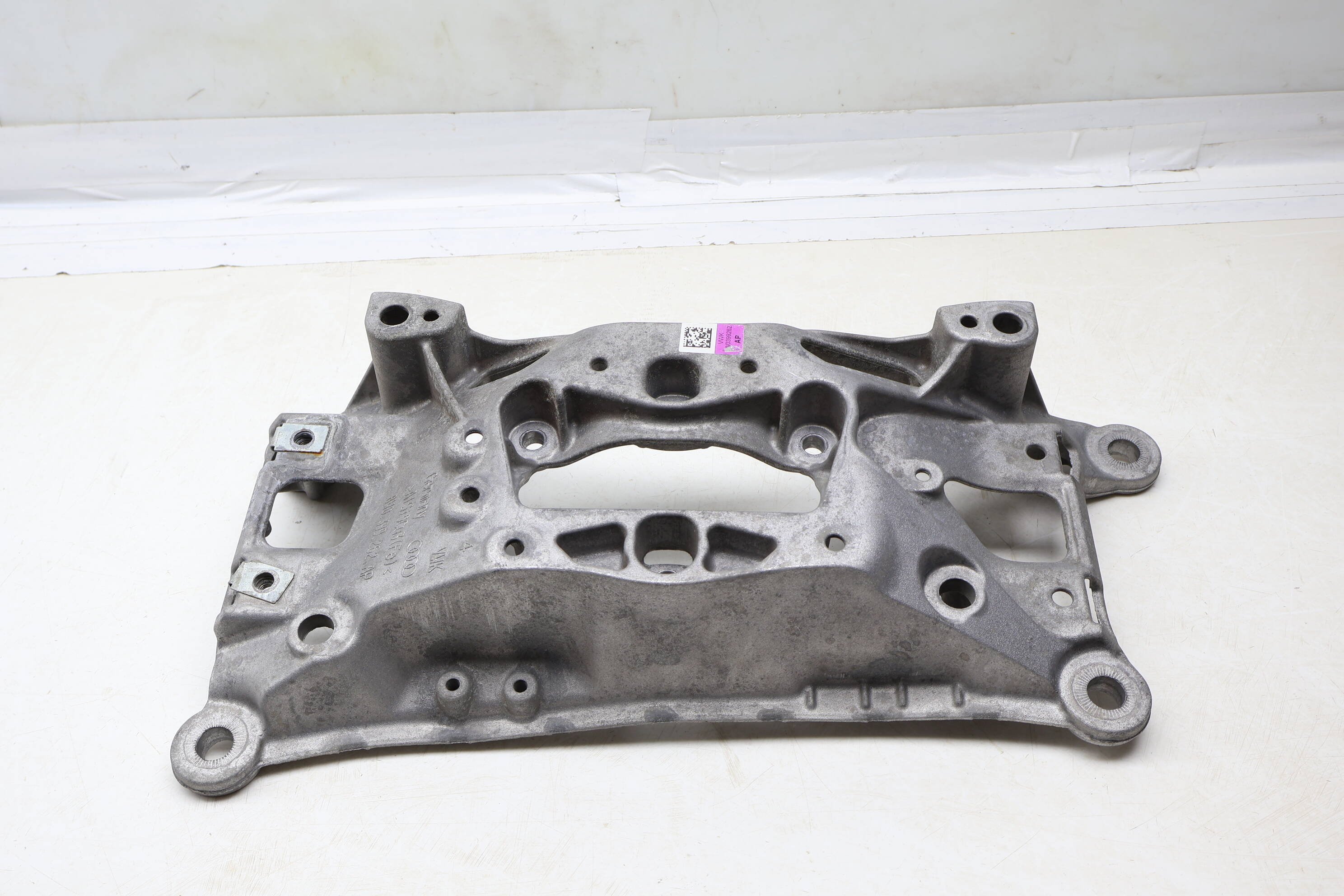 Transmission Mount Bracket / Crossmember 8W0399262AP