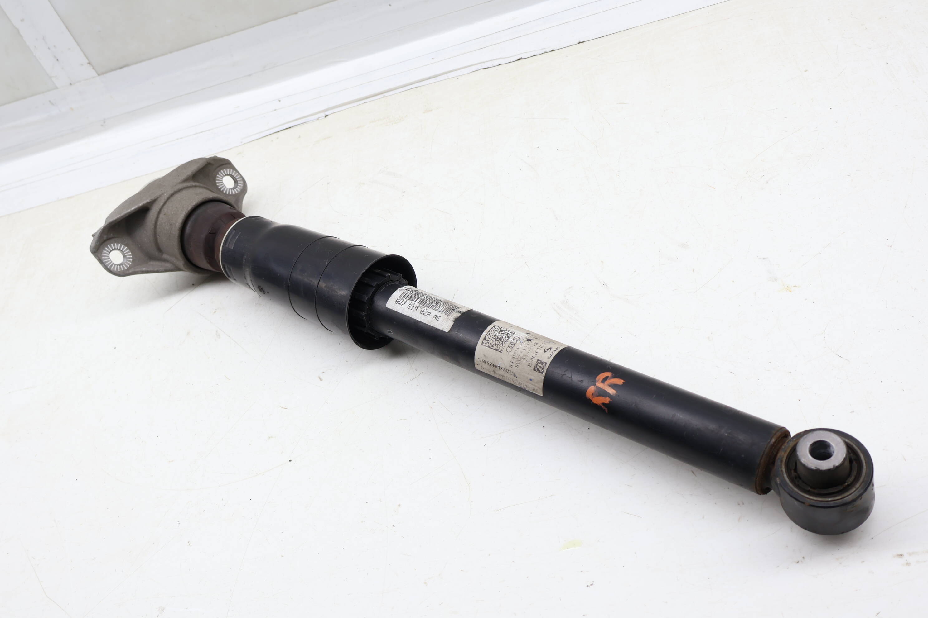 Strut / Shock Absorber 8W7513035C