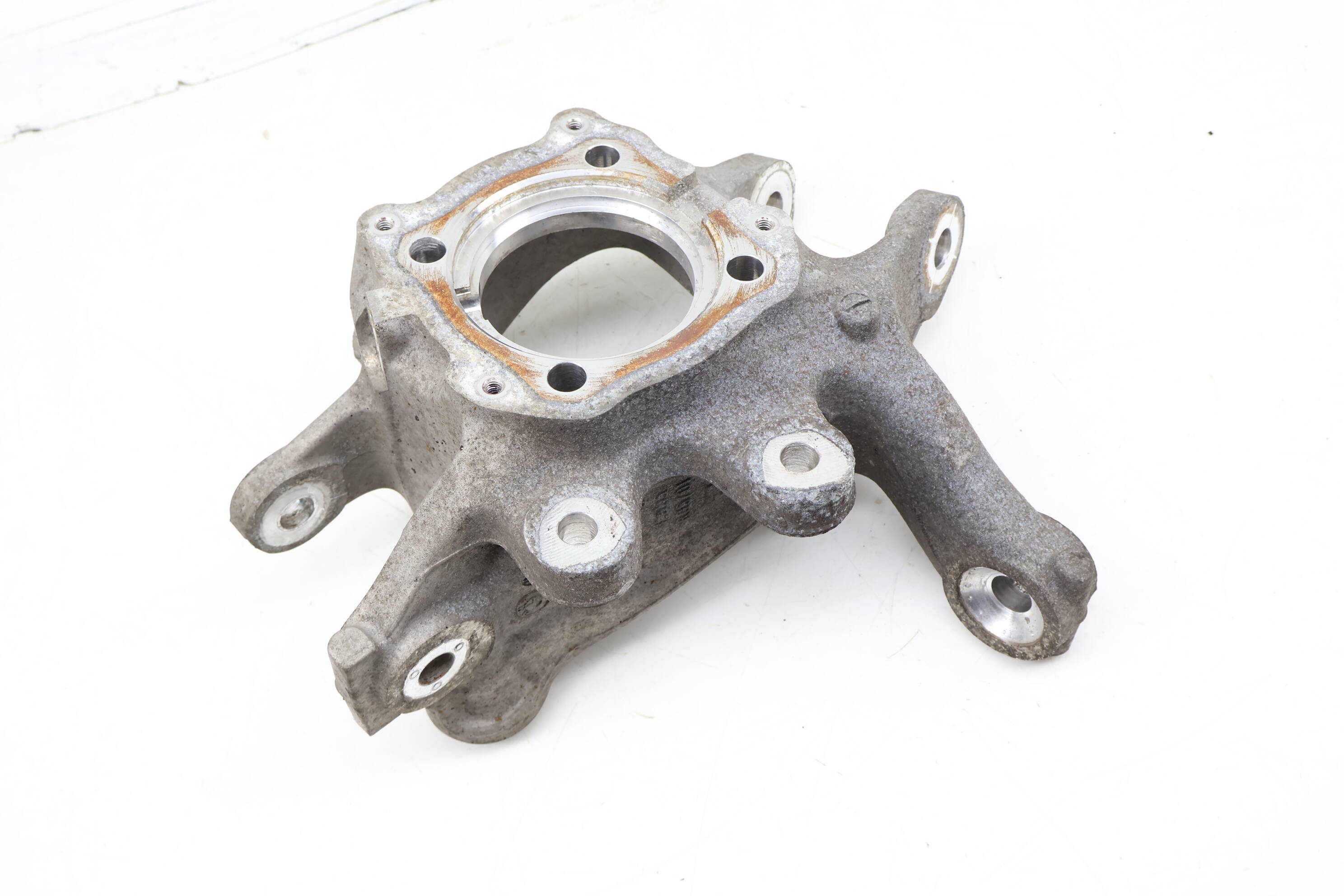 Spindle Knuckle / Wheel Bearing Housing 33326793770