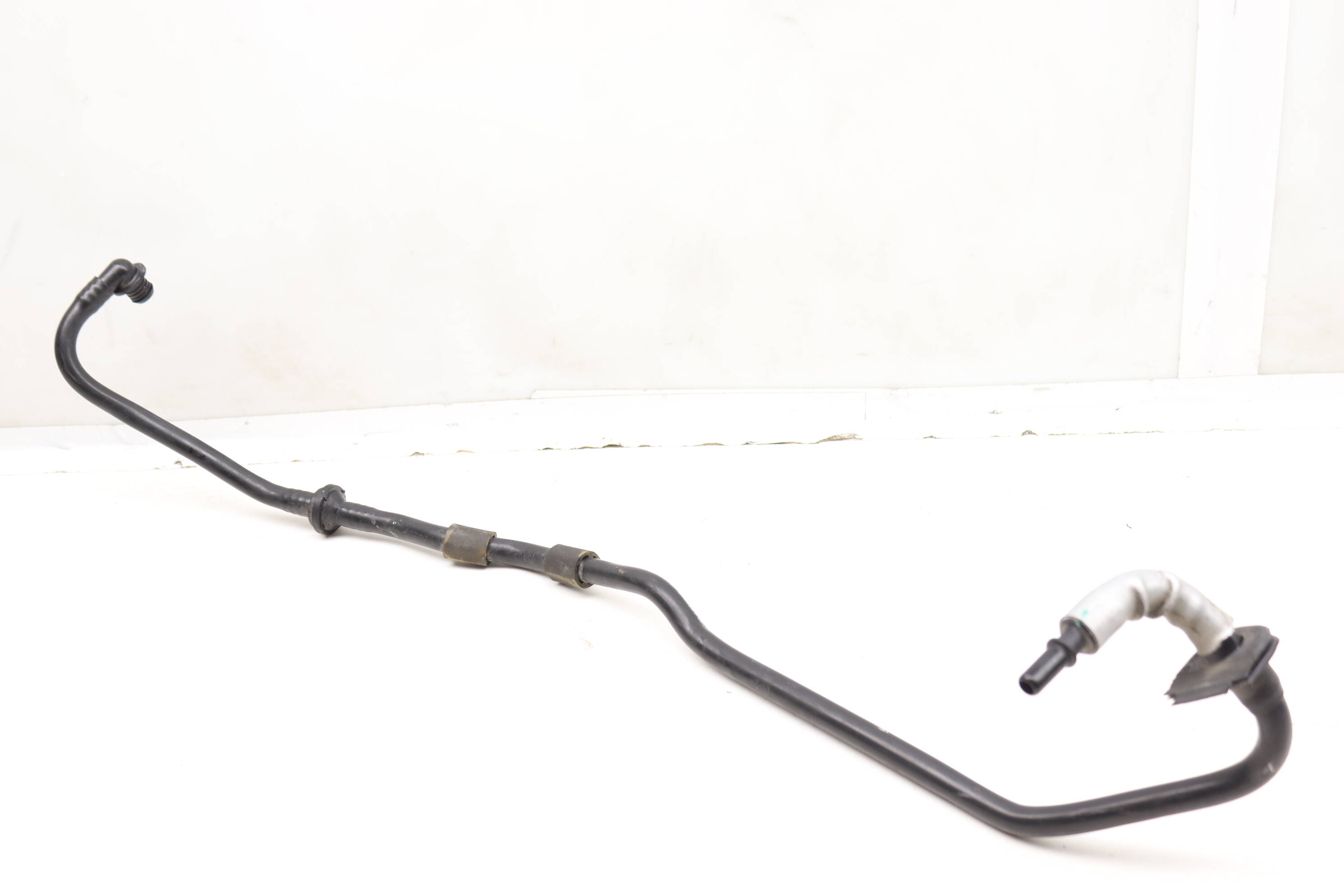 Brake Booster Vacuum Line / Pipe 7P0611932AN