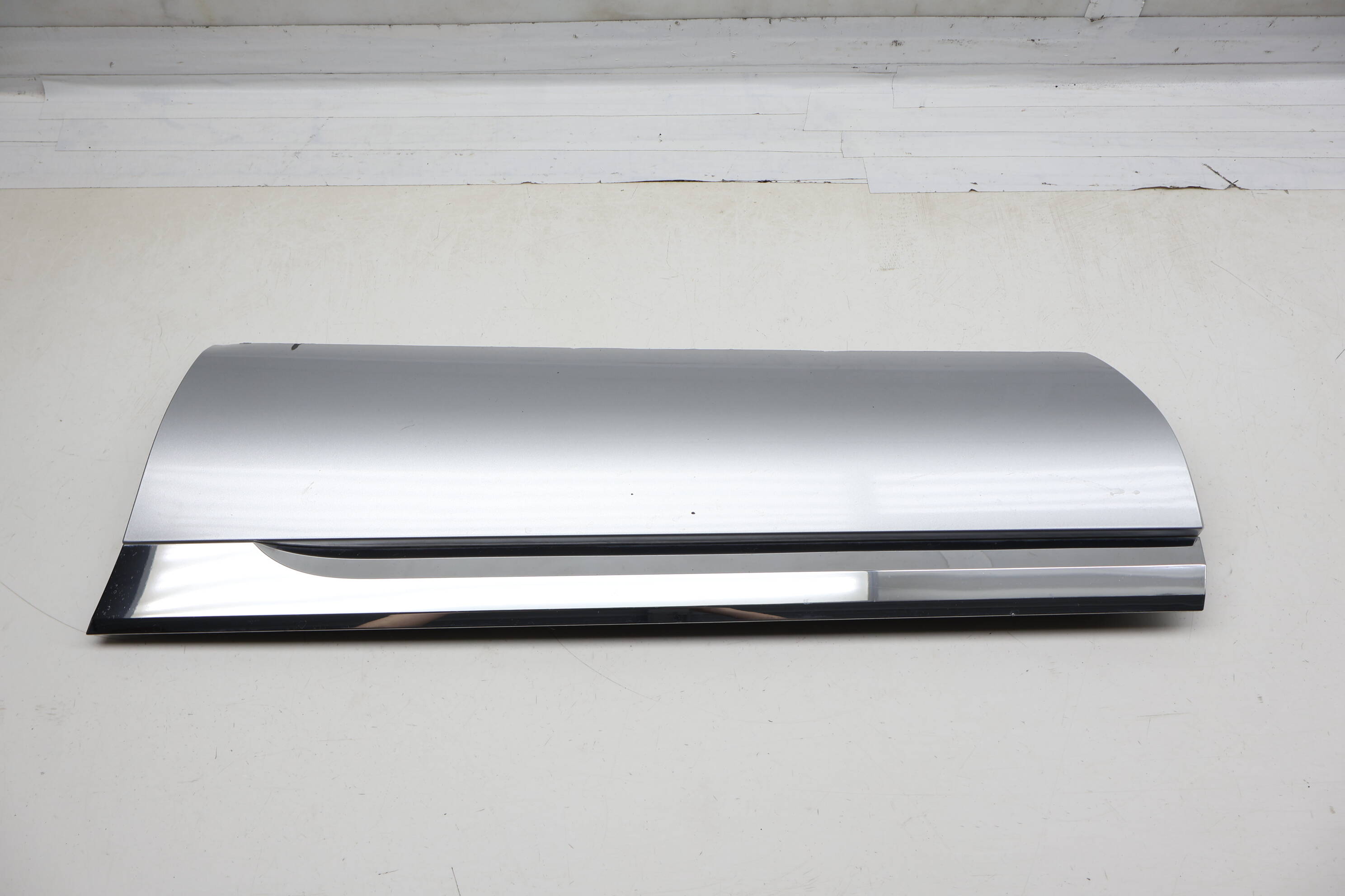 Lower Door Molding / Blade 7P6854949H