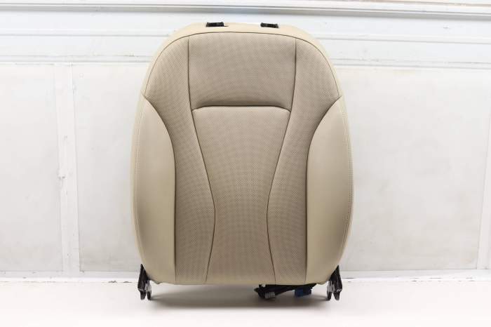 Upper Seat Backrest Cushion Assembly (Leather) 4M0881805B main product photo