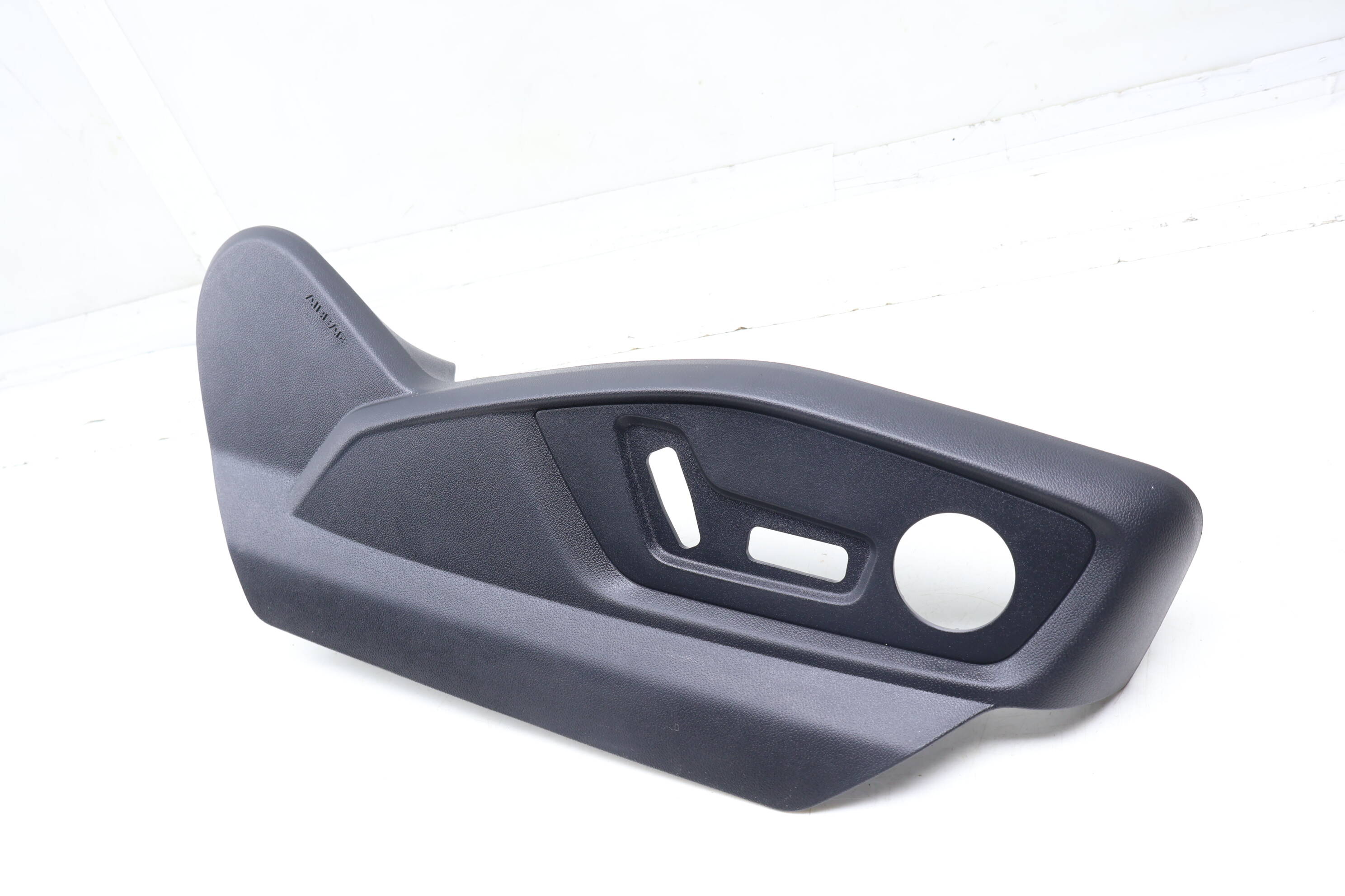 Outer Seat Switch Trim / Panel 4M8881326