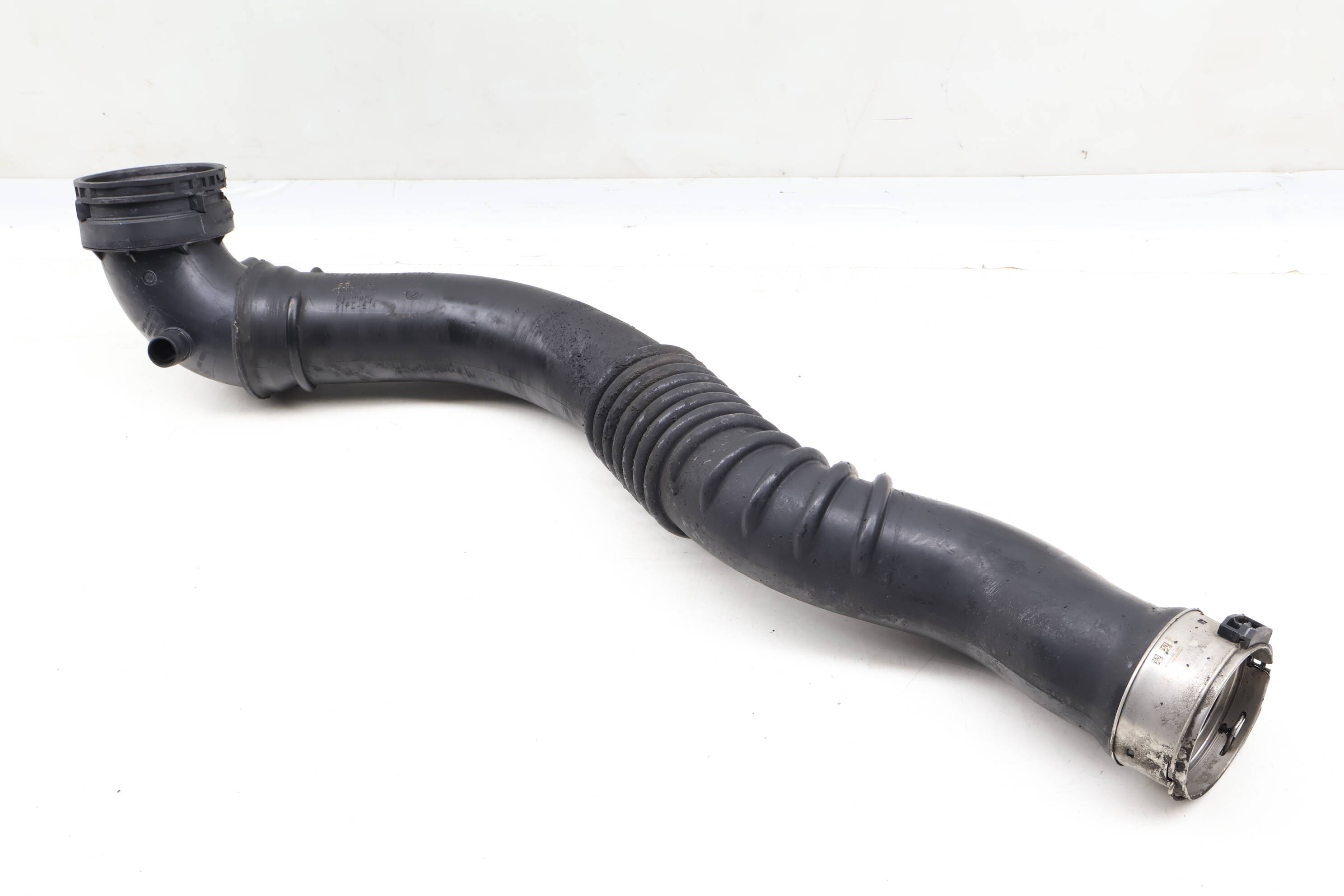 Turbo Intercooler Hose / Line 13717605044