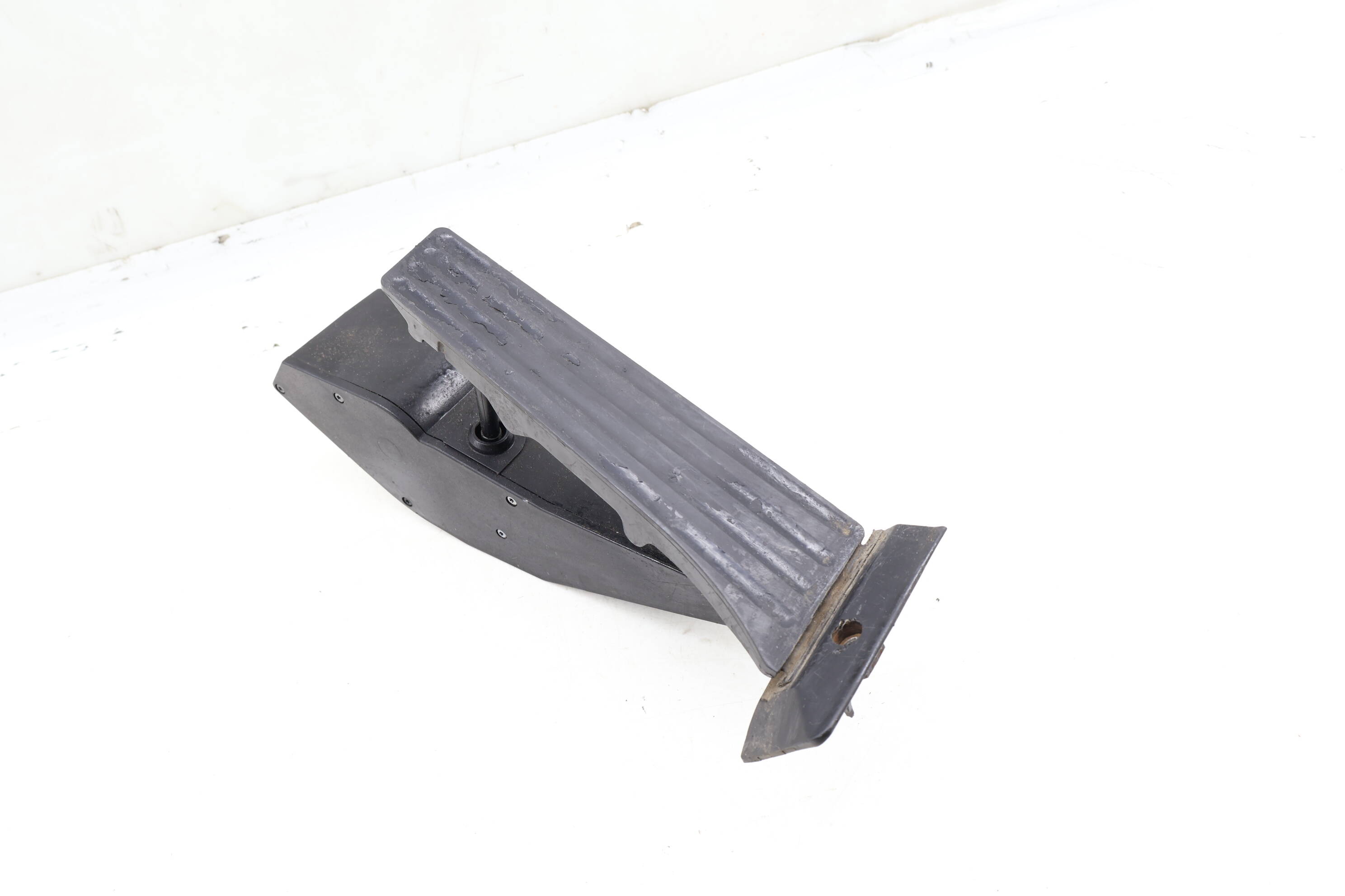 Gas Pedal / Accelerator Module 35426858574