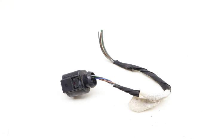 Outer Tail Light / Lamp Wiring Connector / Pigtail main product photo