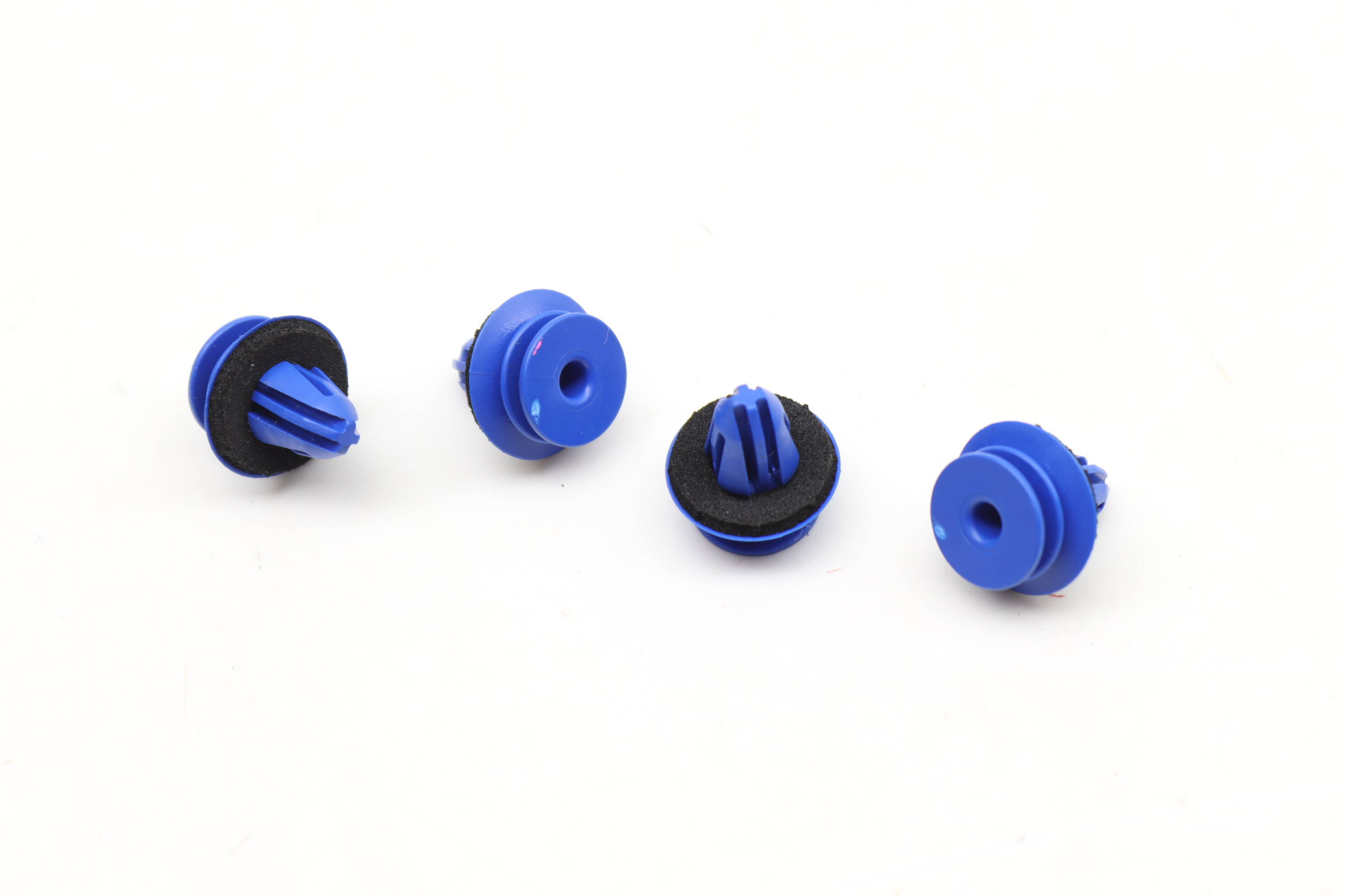 Audi Interior Clip / Fastener Set (4) 4M0827717