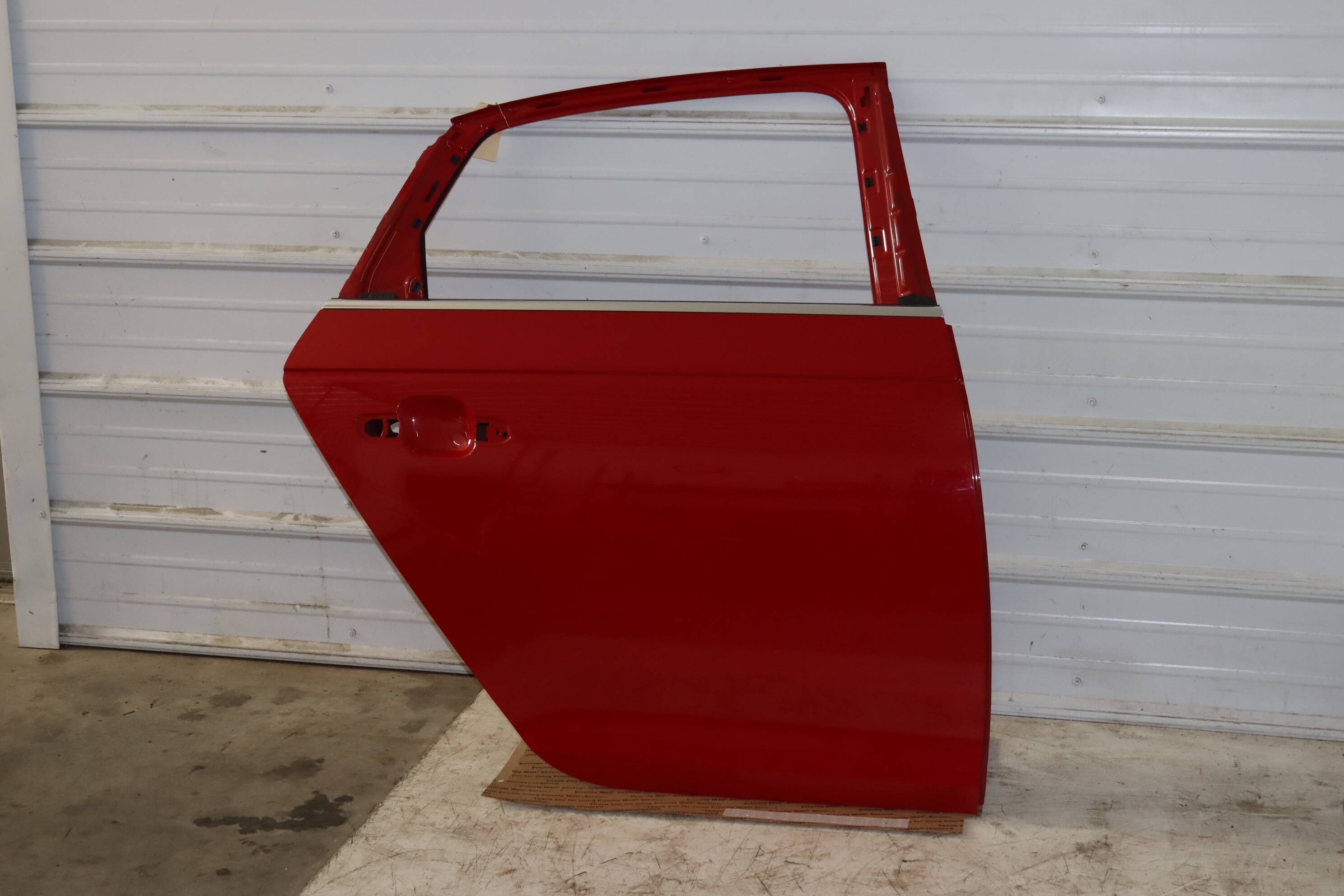 Door Shell / Skin / Frame 8W5833052C