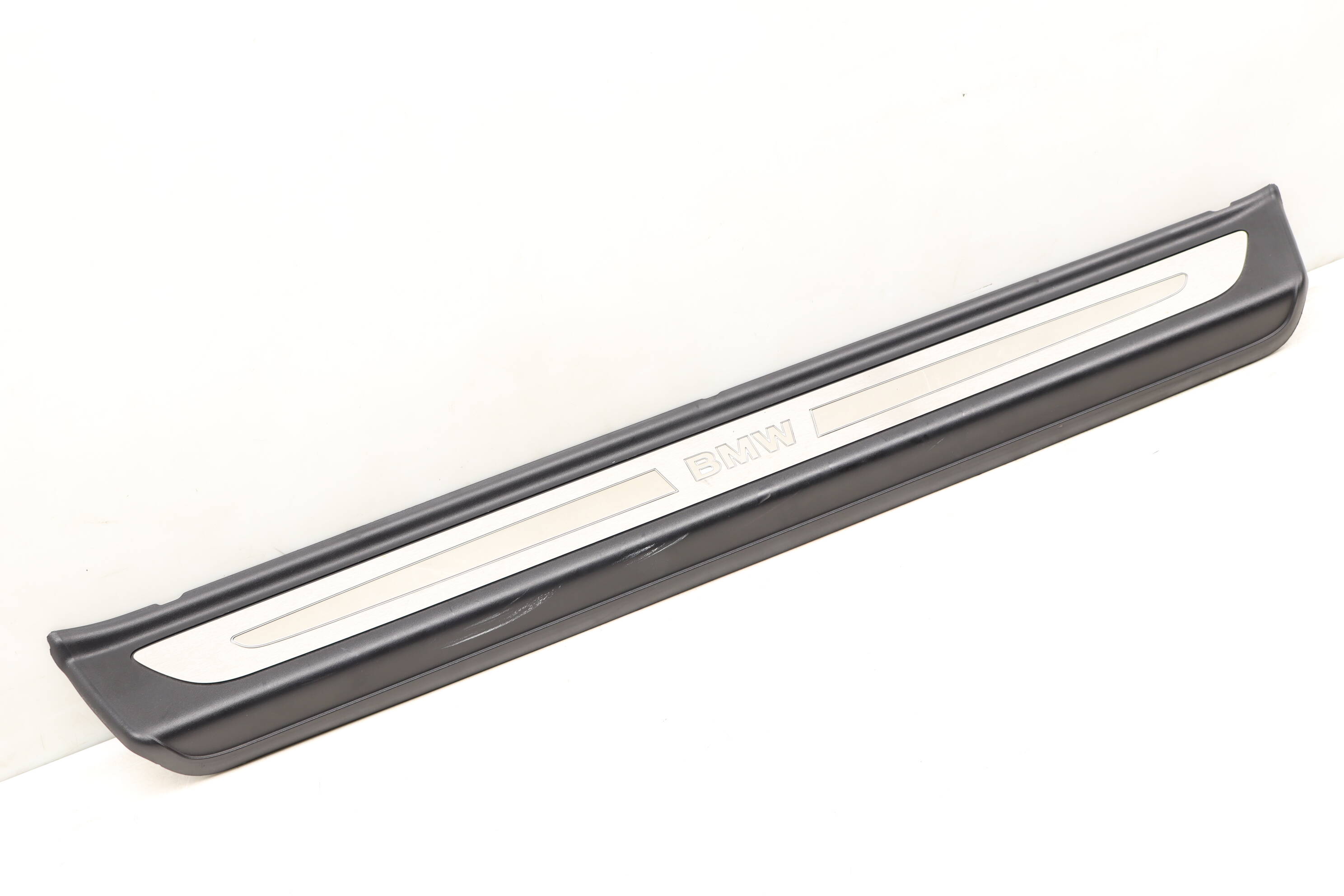 Bmw sales scuff plate