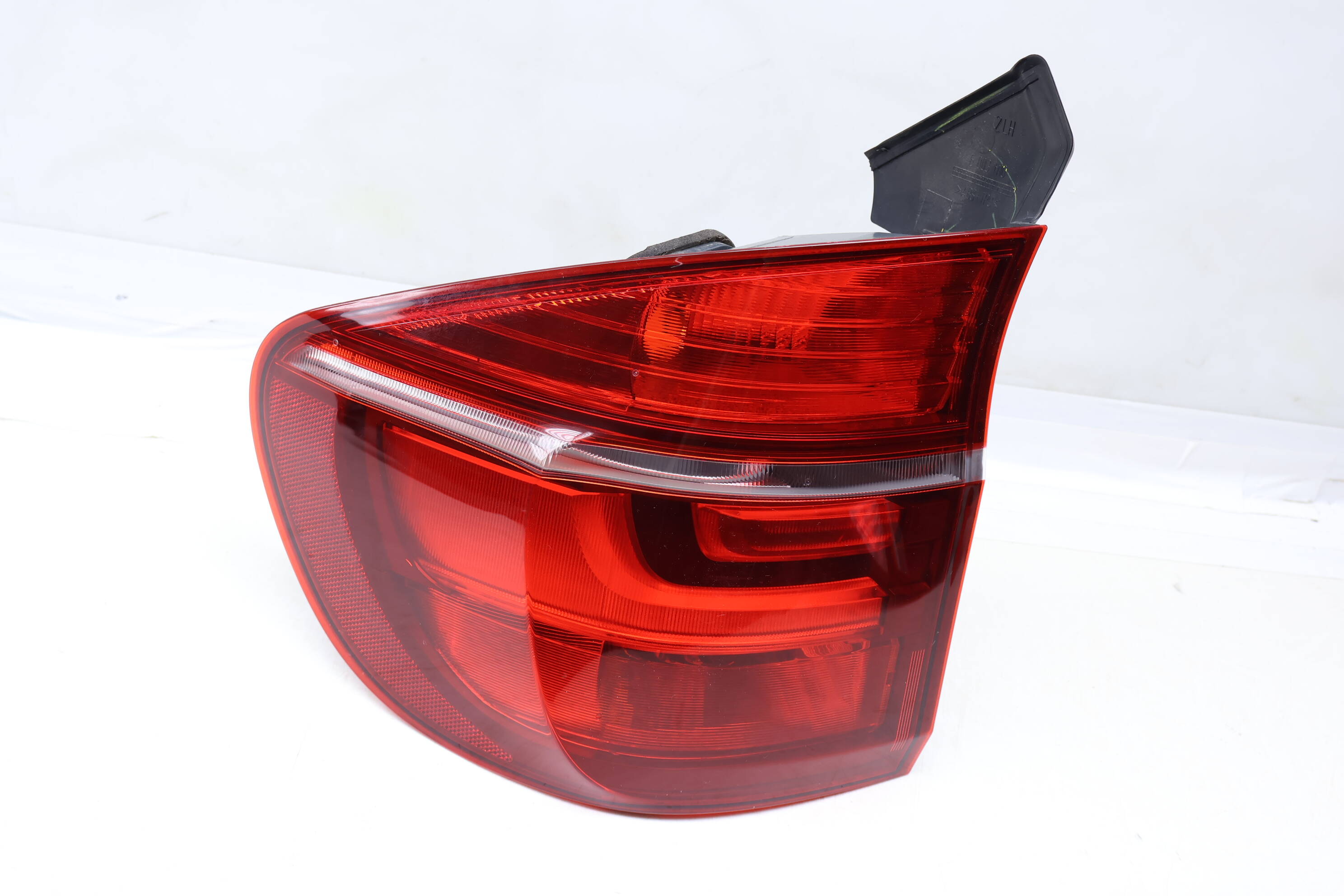 Outer Tail Light / Lamp 63217227791