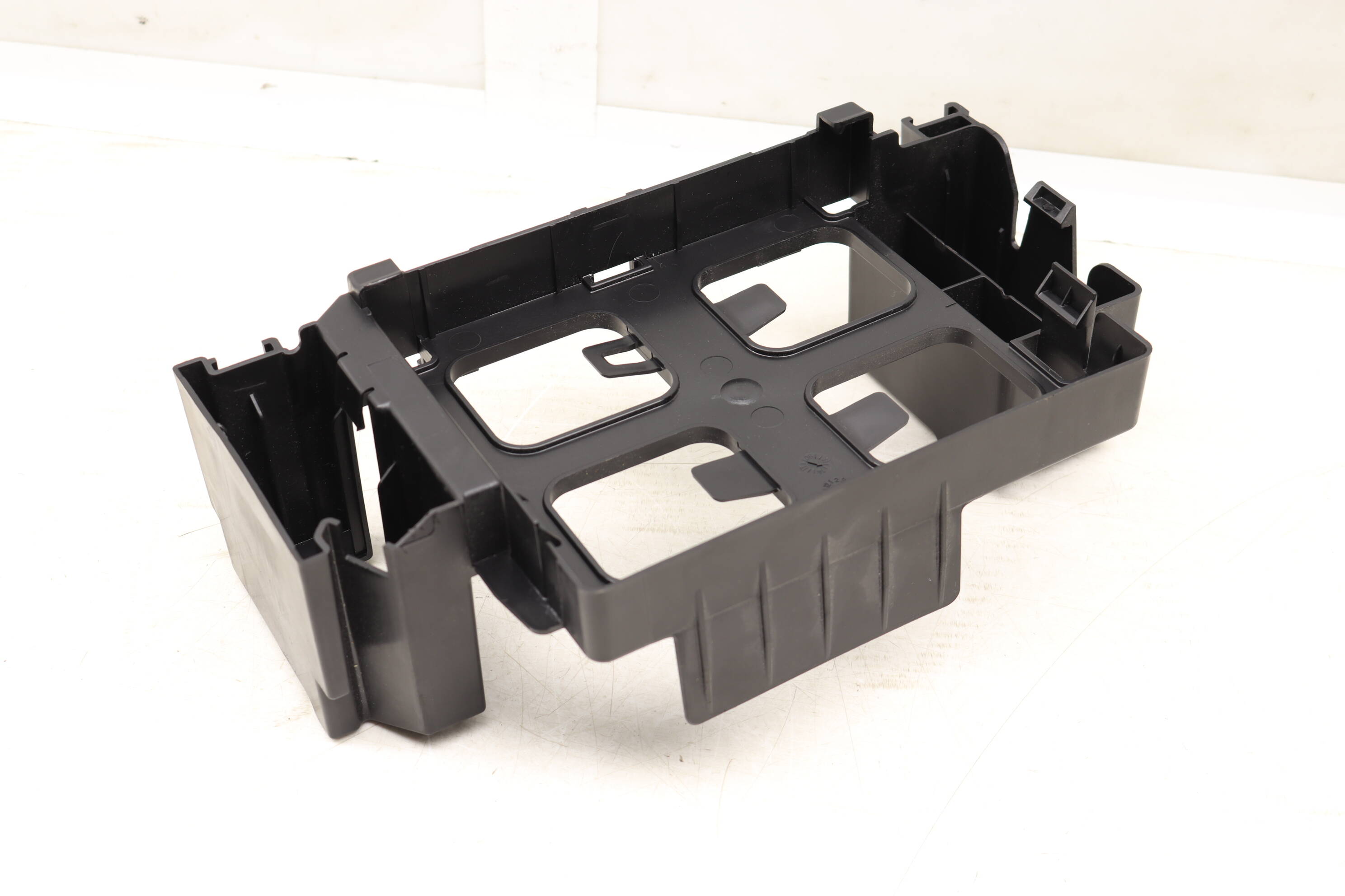 Comfort Control Module / Ccm Mount Bracket 4H0907372A