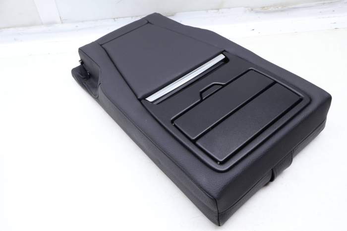 Center Armrest / Cup Holder 52207330536 main product photo