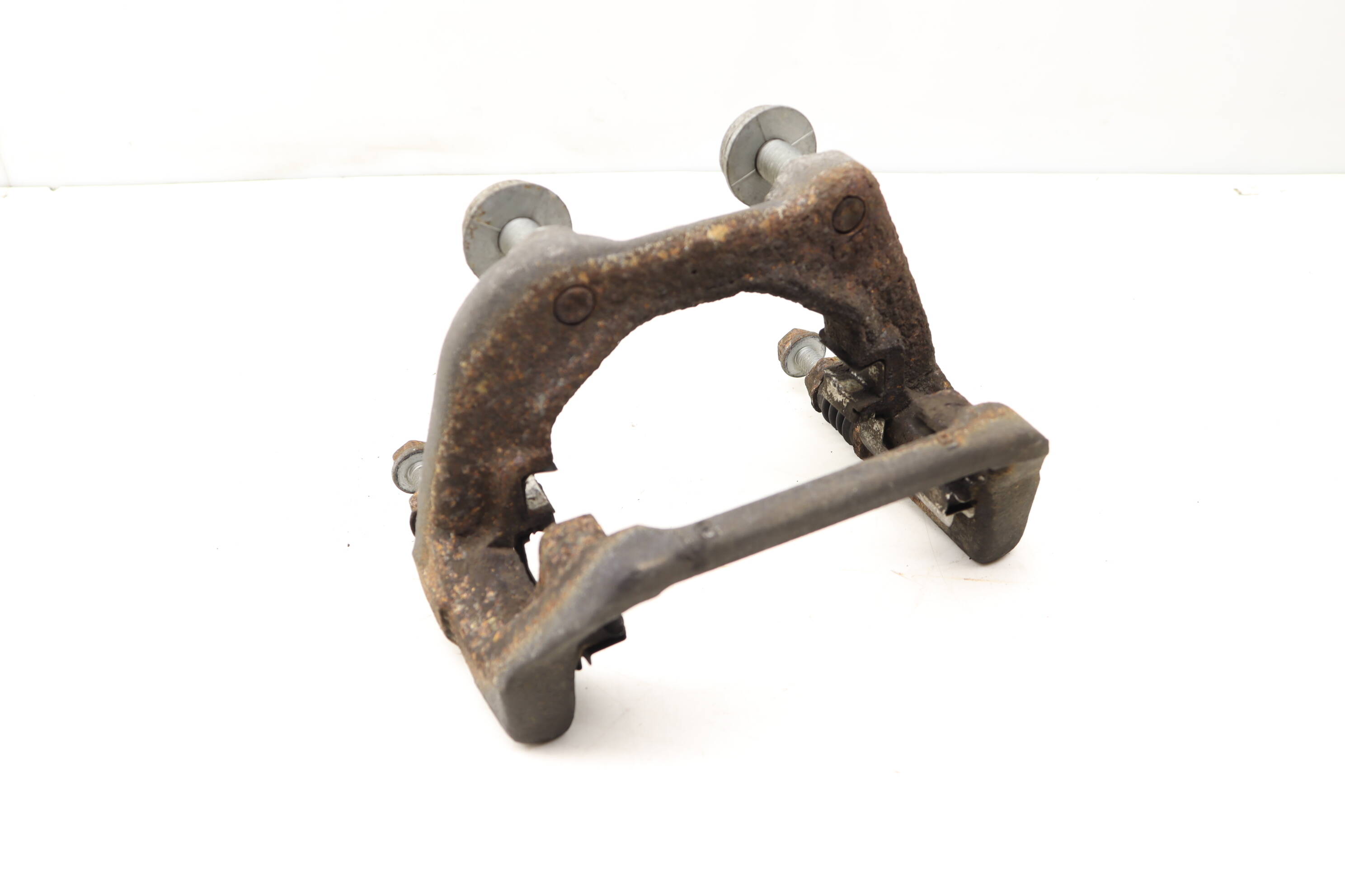 Brake&#x20;Caliper&#x20;Carrier&#x20;&#x2F;&#x20;Bracket&#x20;34216793052