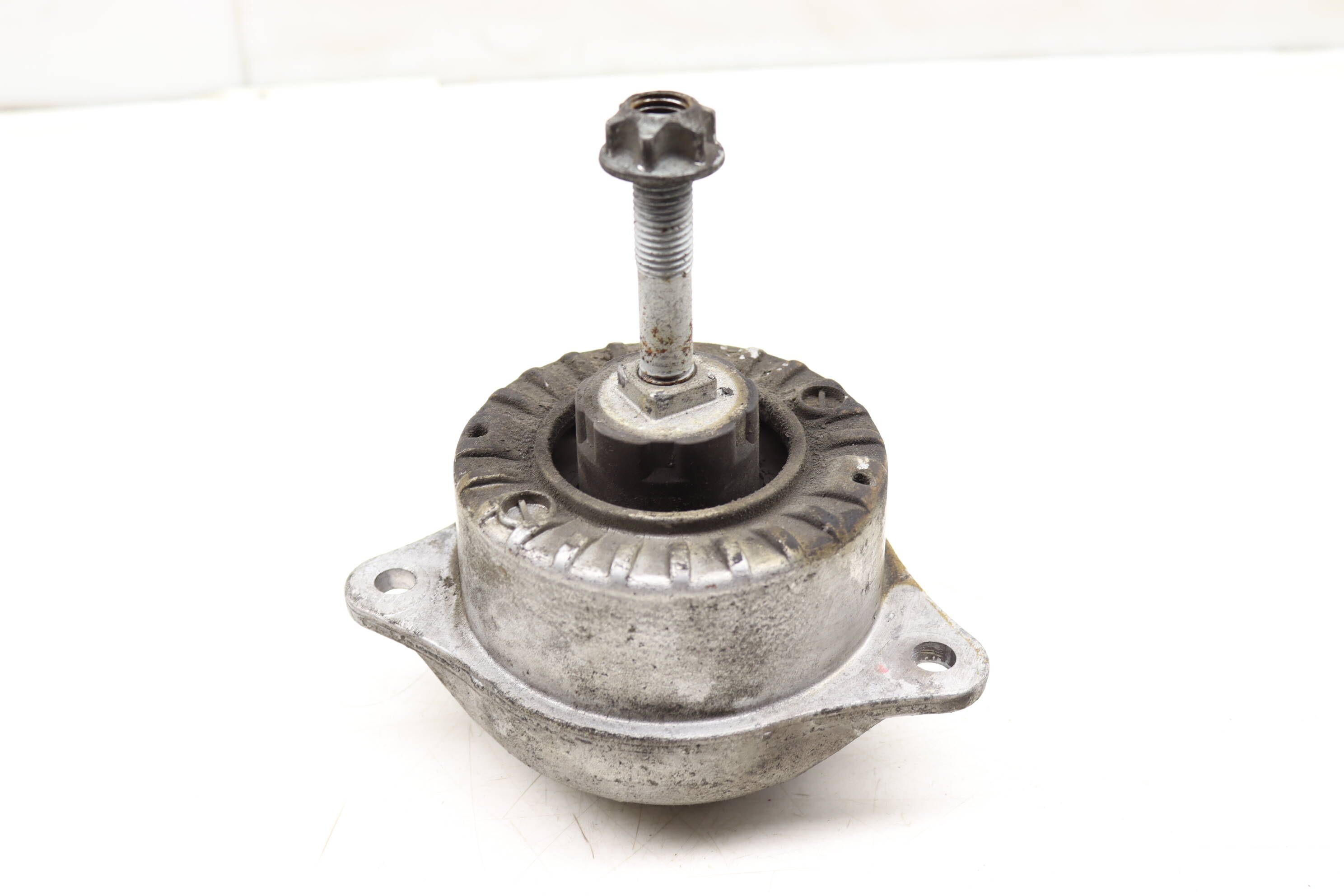 Engine / Motor Mount 99337504906