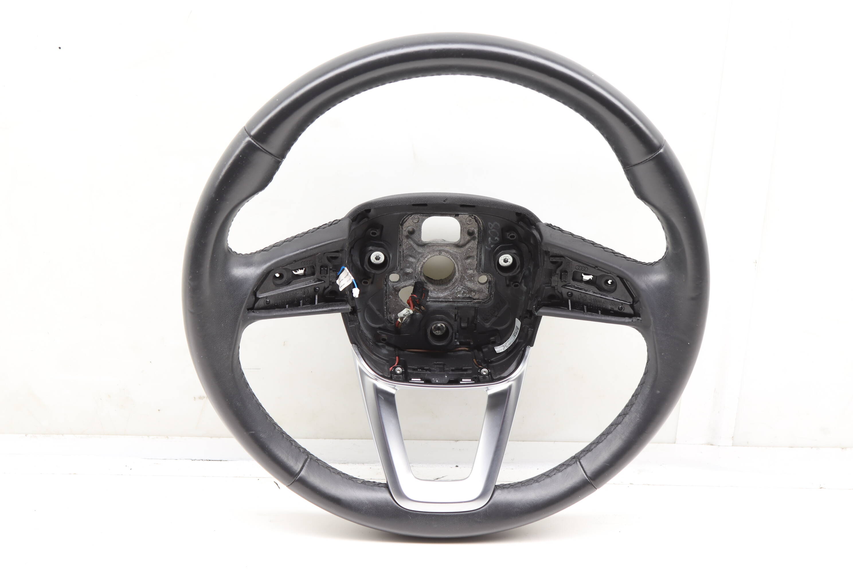 3-Spoke Leather Steering Wheel 4M8419091T
