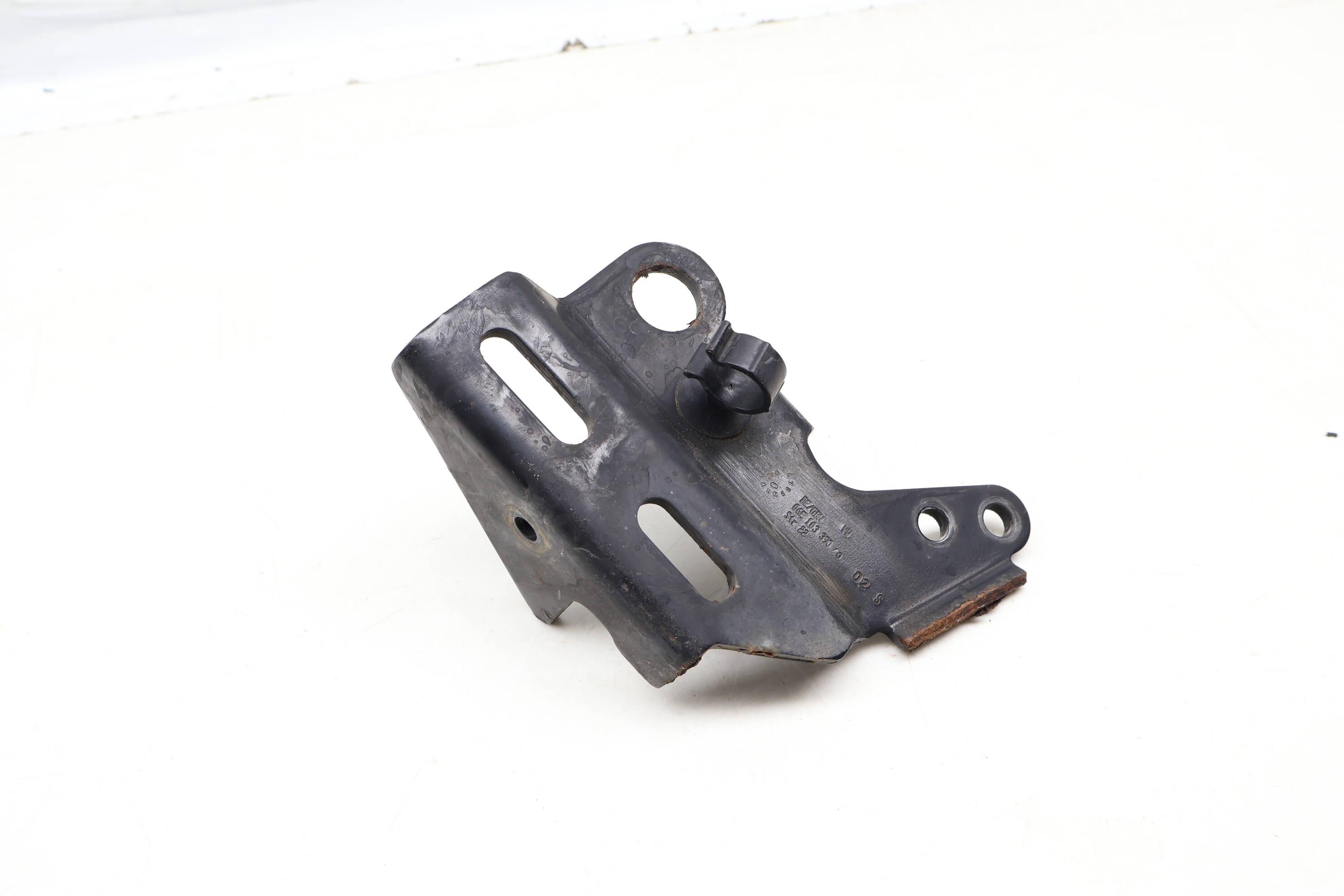 Engine Lifting Mount / Bracket 06E103390AG