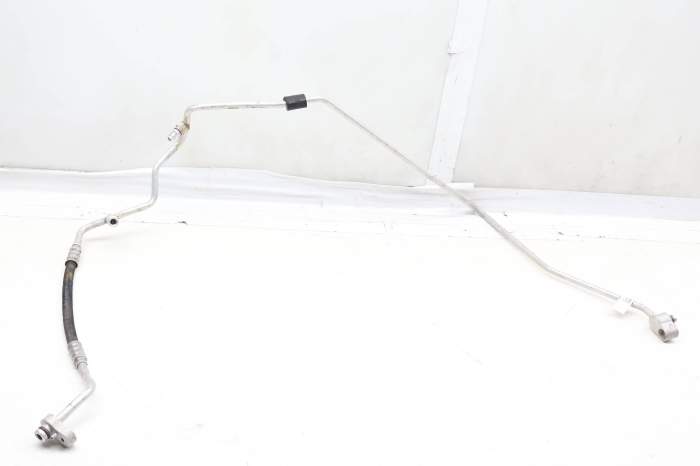 Upper Low Pressure Ac Hose / Line / Pipe 8U0820741D main product photo