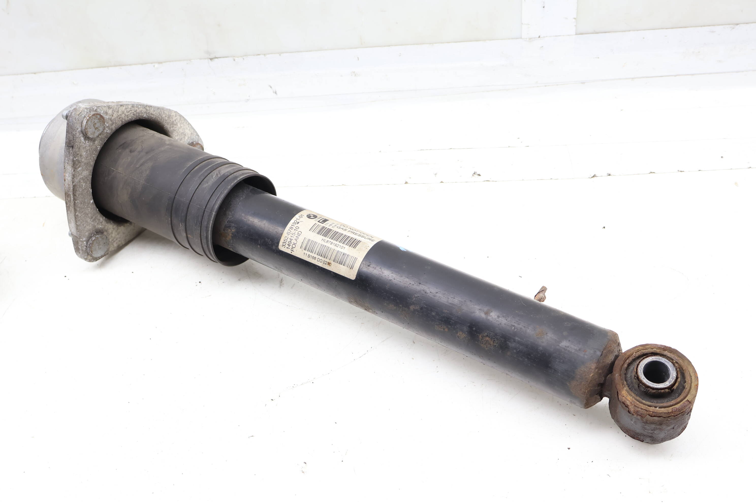 Strut / Shock Absorber 33526781921