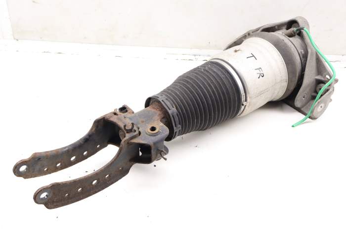 Air Shock / Strut Assembly 7L5412022BB main product photo