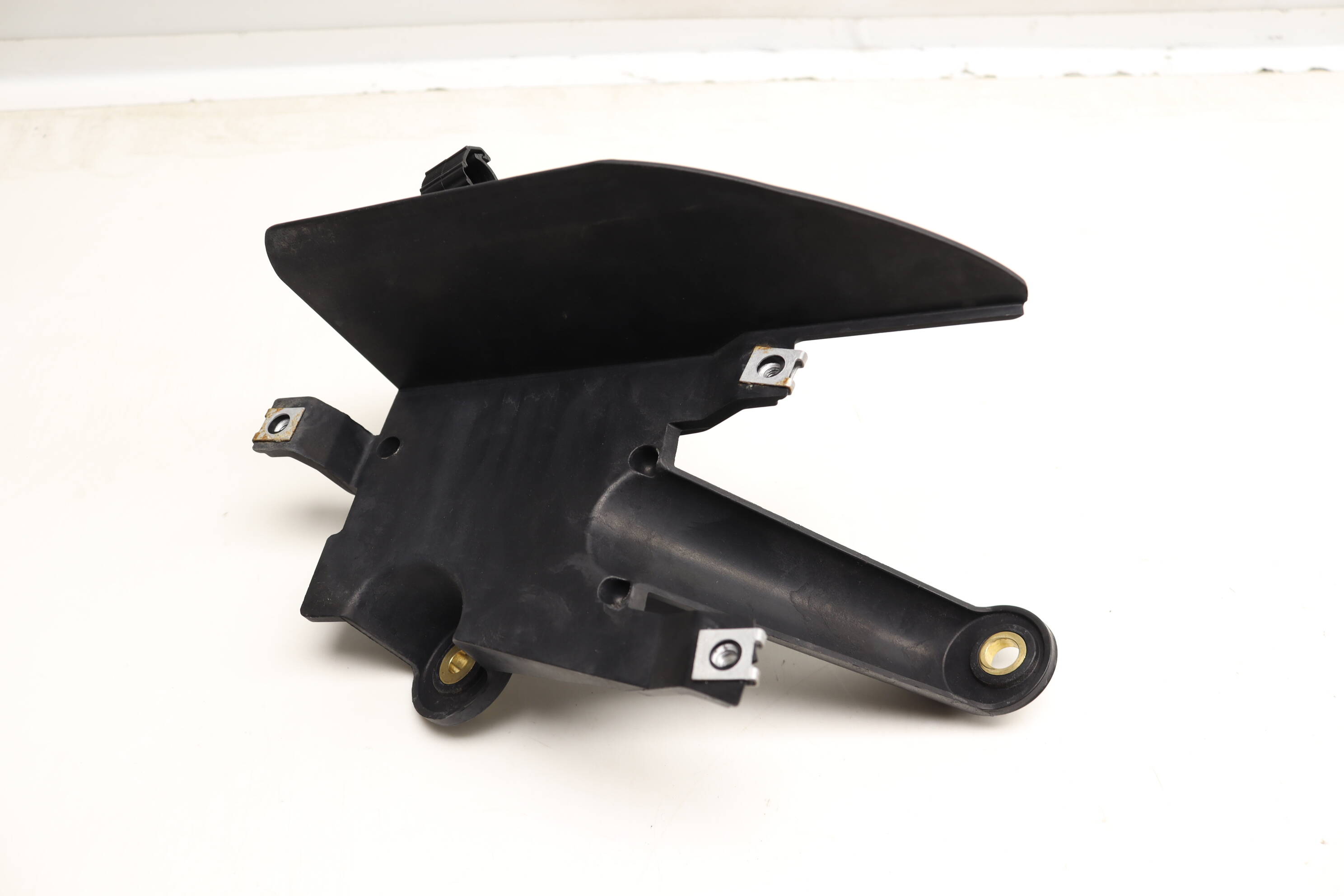 Bumper Mount / Bracket 7P5907455G