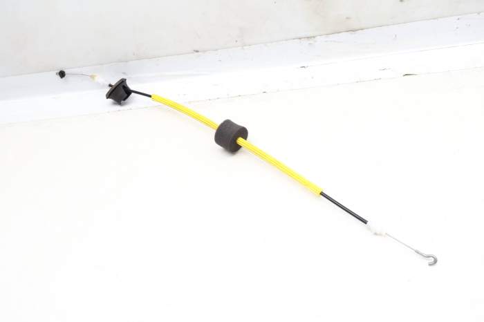 Interior Door Handle Release / Bowden Cable 4F0839085B main product photo