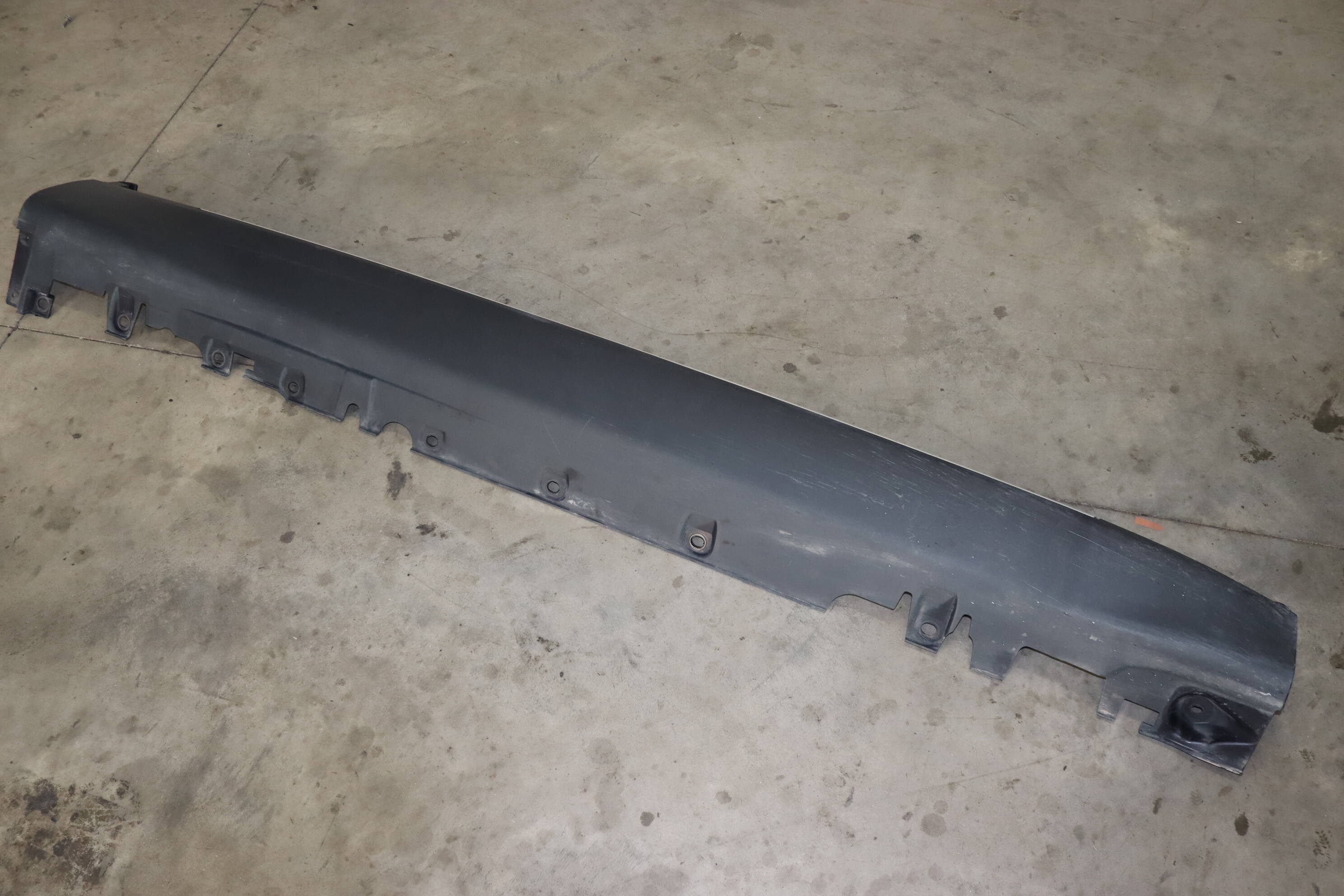 Side Skirt / Rocker Panel 51777294380