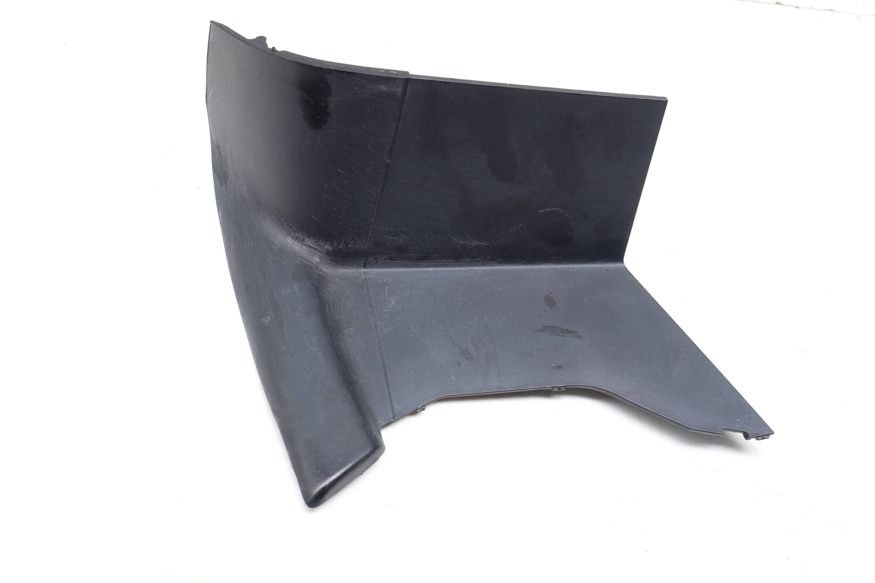 Outer Tail Light / Lamp Trim 4M8945253A