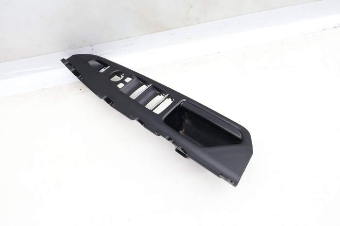 Door Master Window Switch Trim 51417317699 main product photo