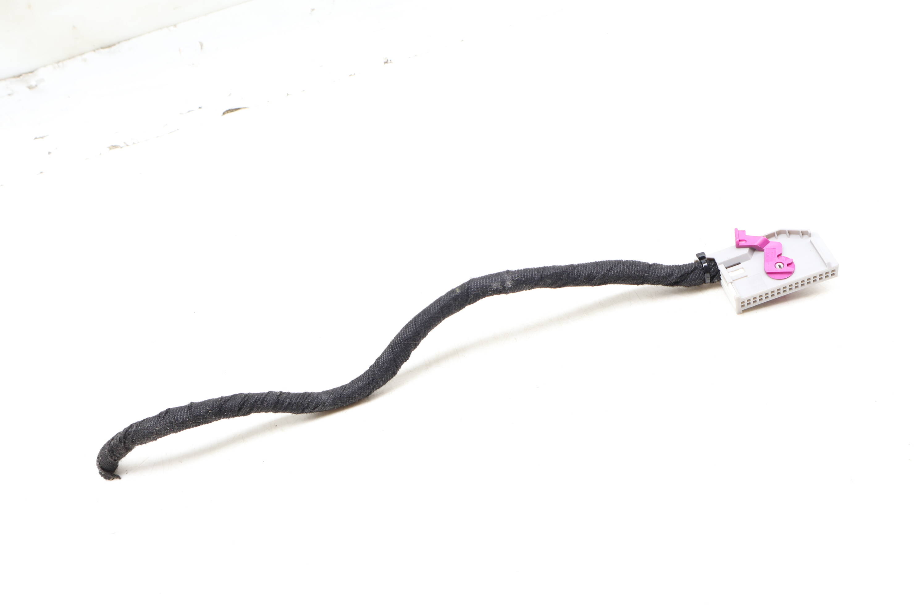 32-Pin Instrument Cluster Wiring Harness Connector / Pigtail 1J0972977G