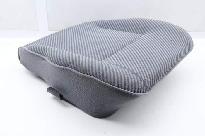 Lower Seat Bottom Cushion 701881375A main product photo
