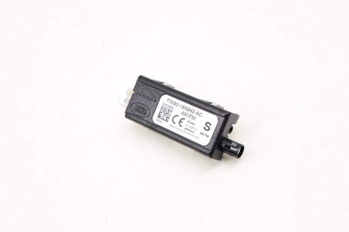 Radio Antenna Booster FW9318K942AC main product photo