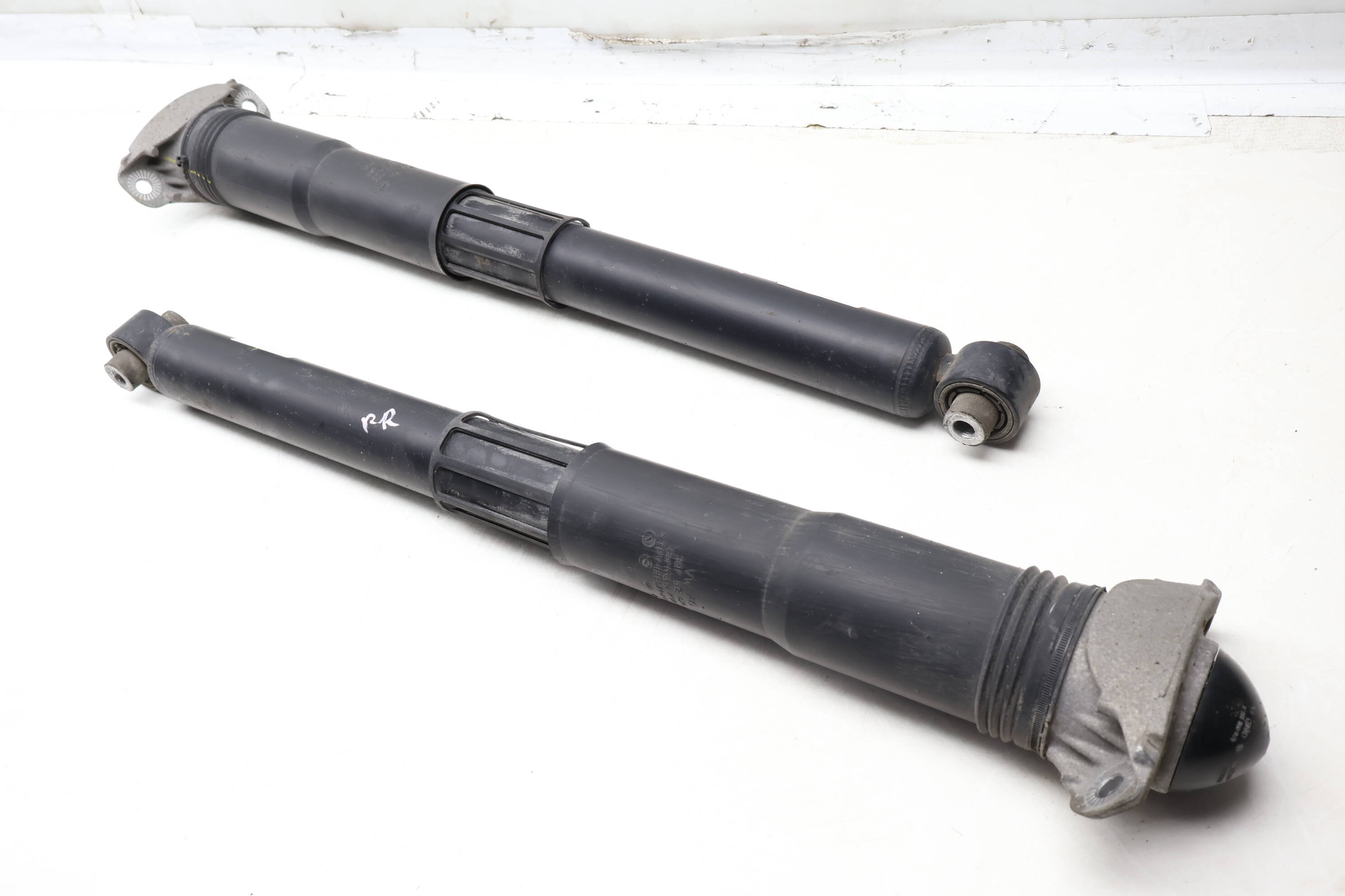 Strut&#x20;&#x2F;&#x20;Shock&#x20;Absorber&#x20;Set&#x20;3QF512011AC