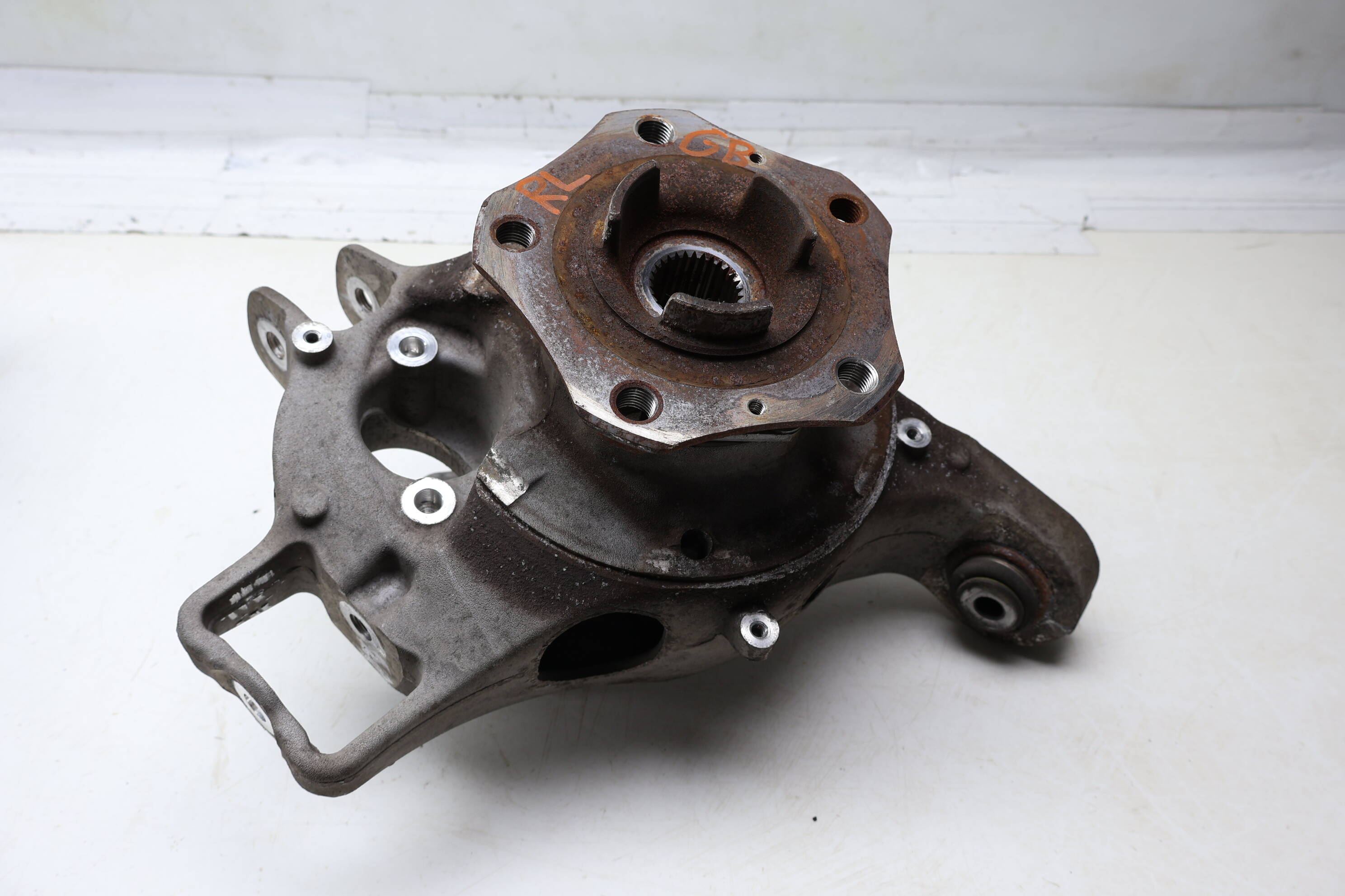 Spindle Knuckle W/ Wheel Bearing 97033161120