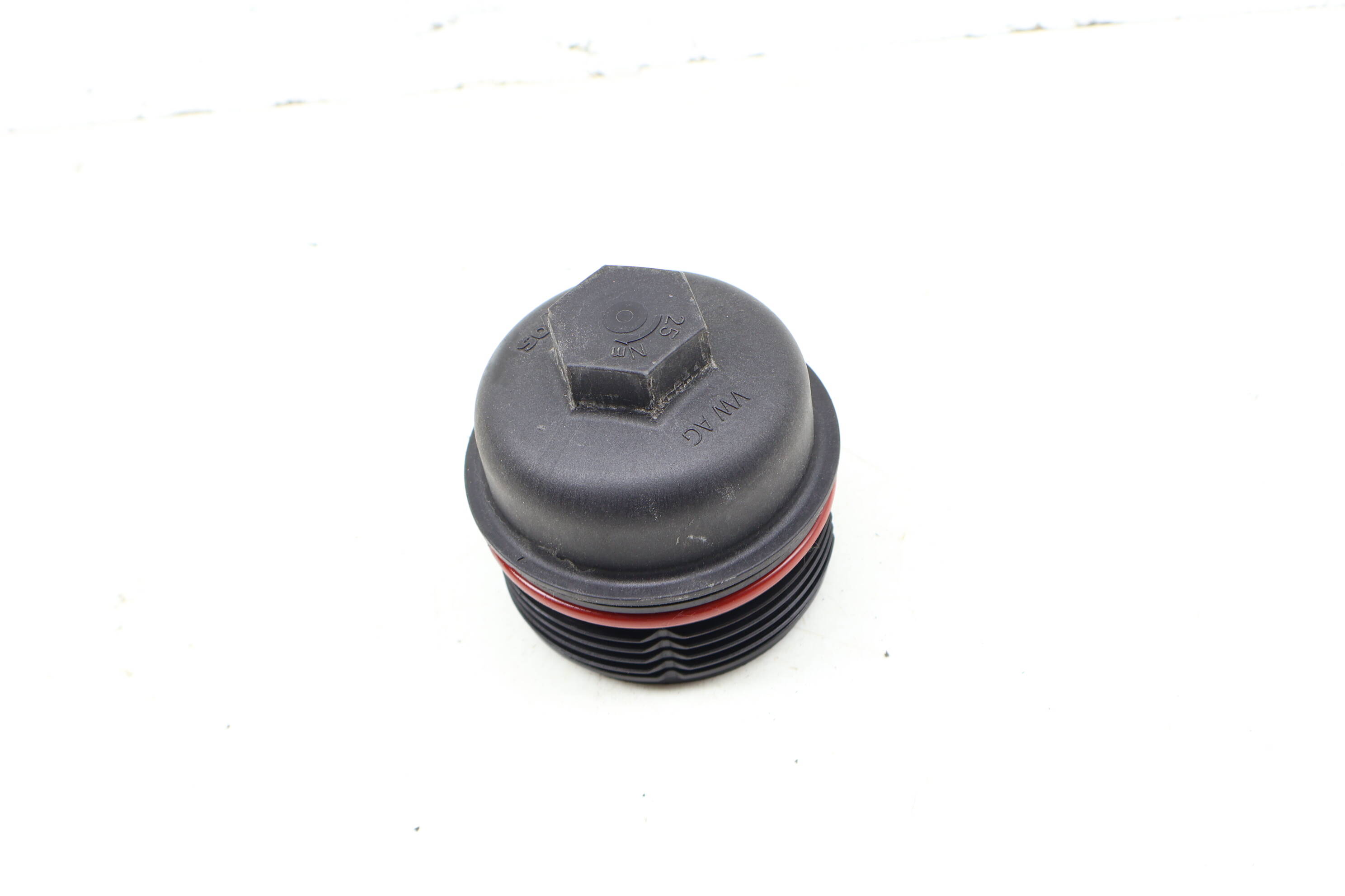 Engine Oil Filter Housing Cover / Cap 06M115311E 9A711531100
