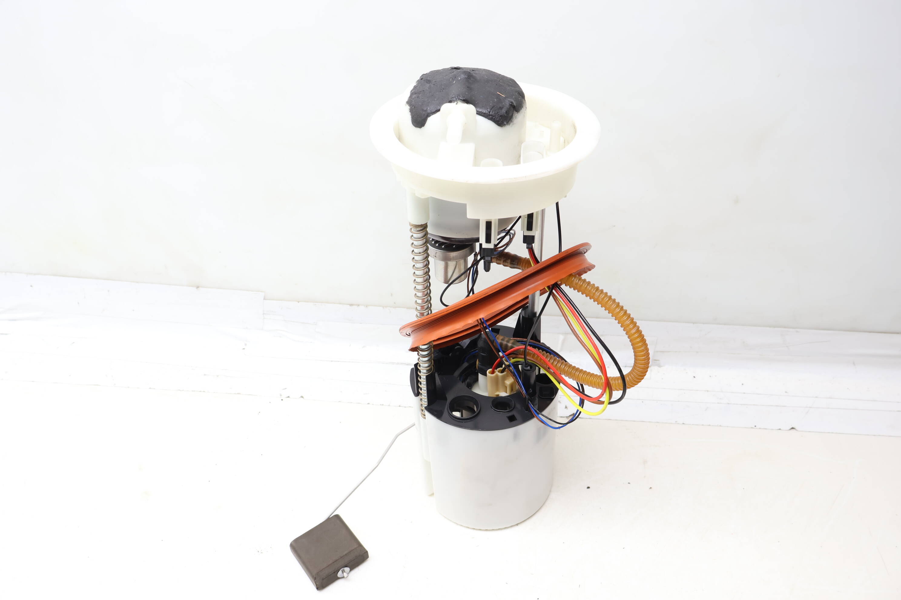 In-Tank Fuel Pump Assembly 8R0919051F