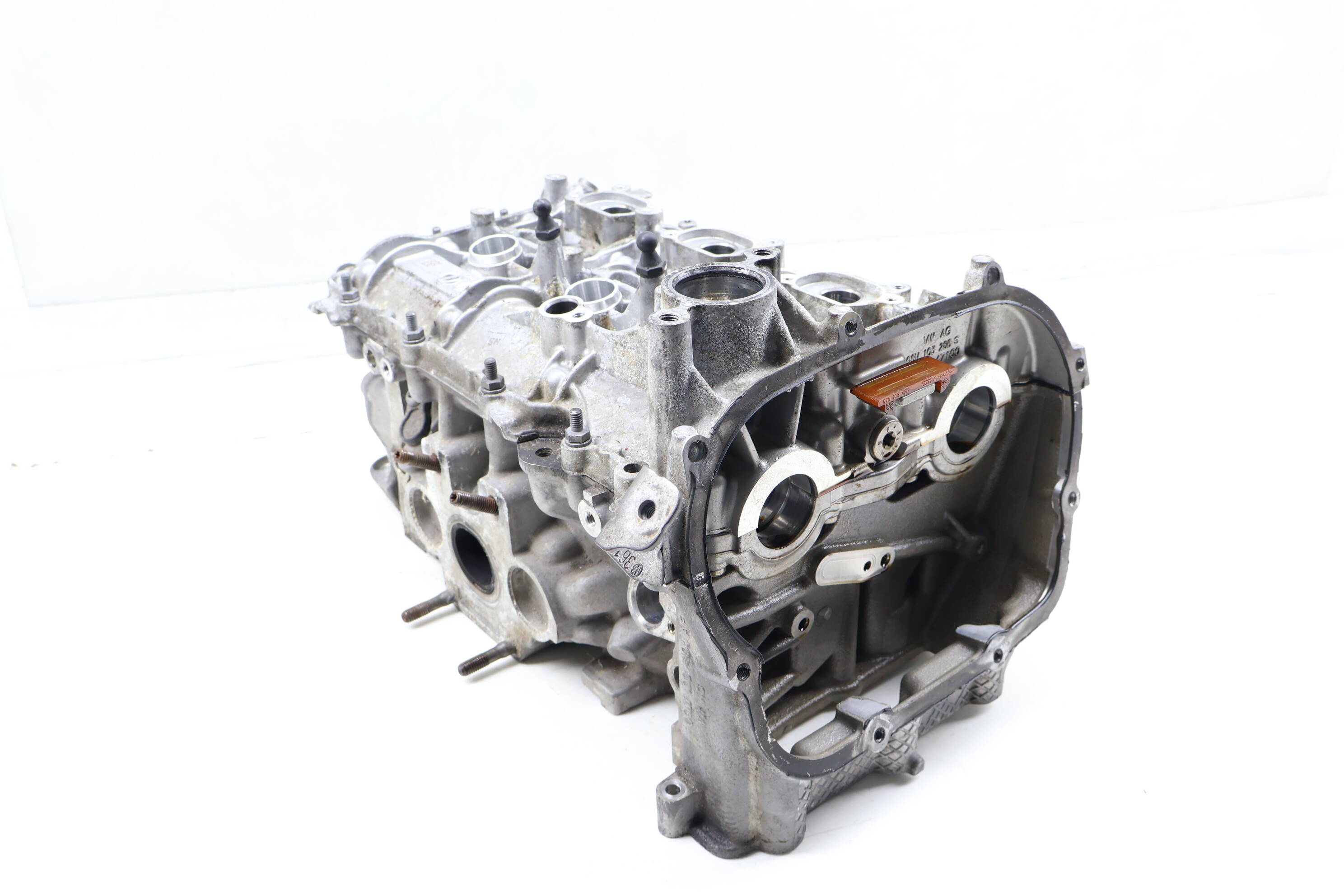 Cwgd Engine Cylinder Head 06M103062P