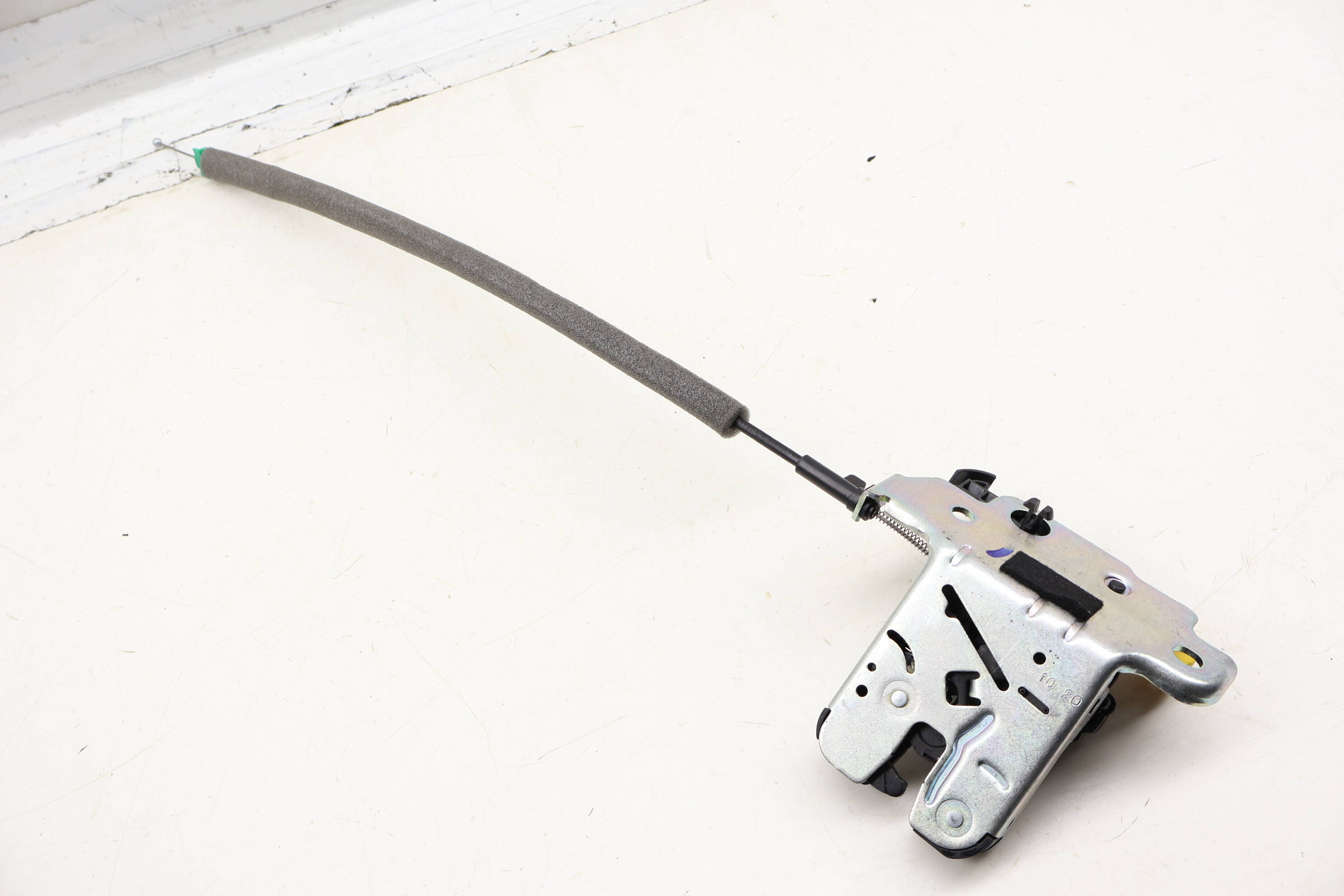 Trunk Latch / Lock 5TA827506D