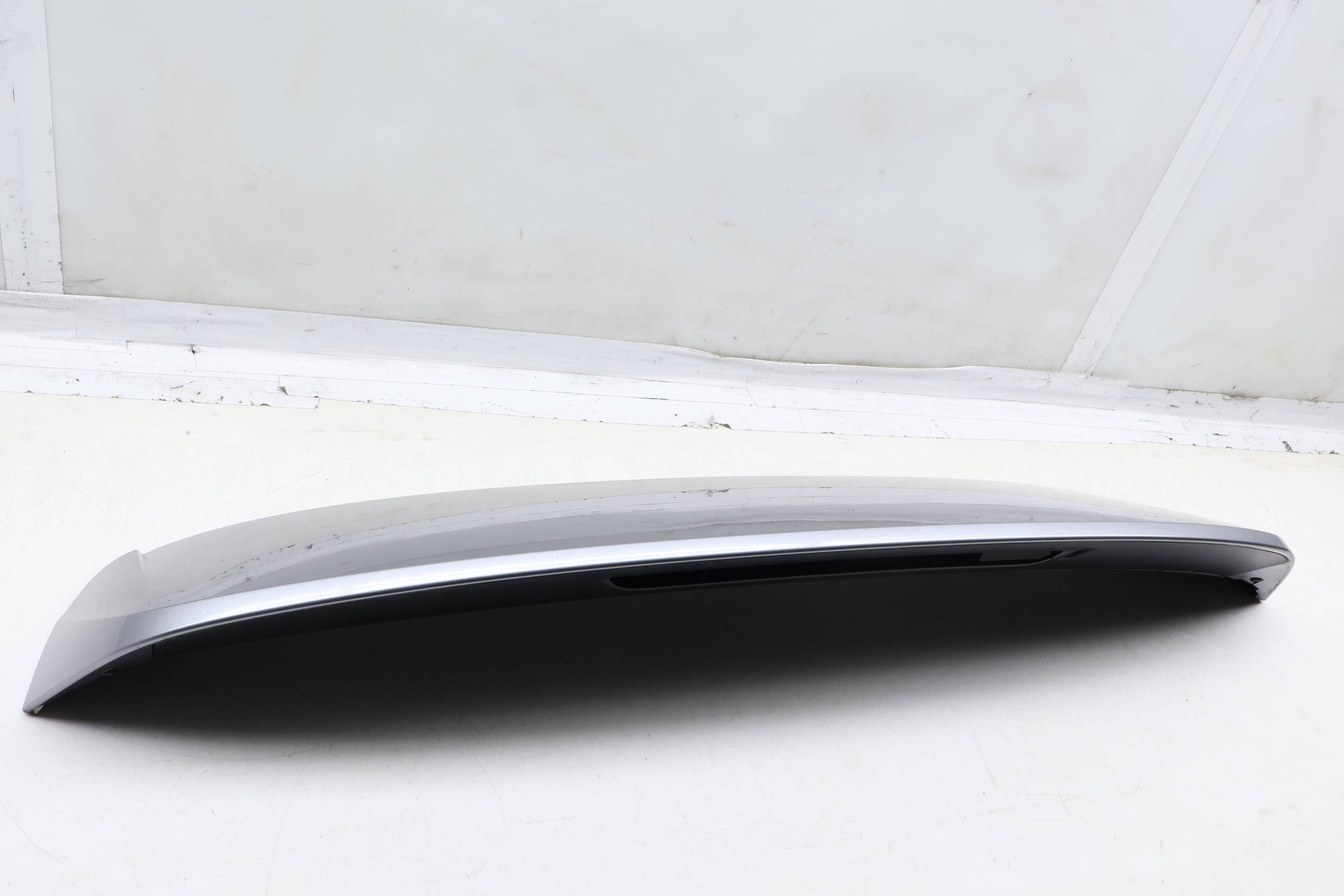 Trunk Hatch Lid Spoiler 2GJ827933C
