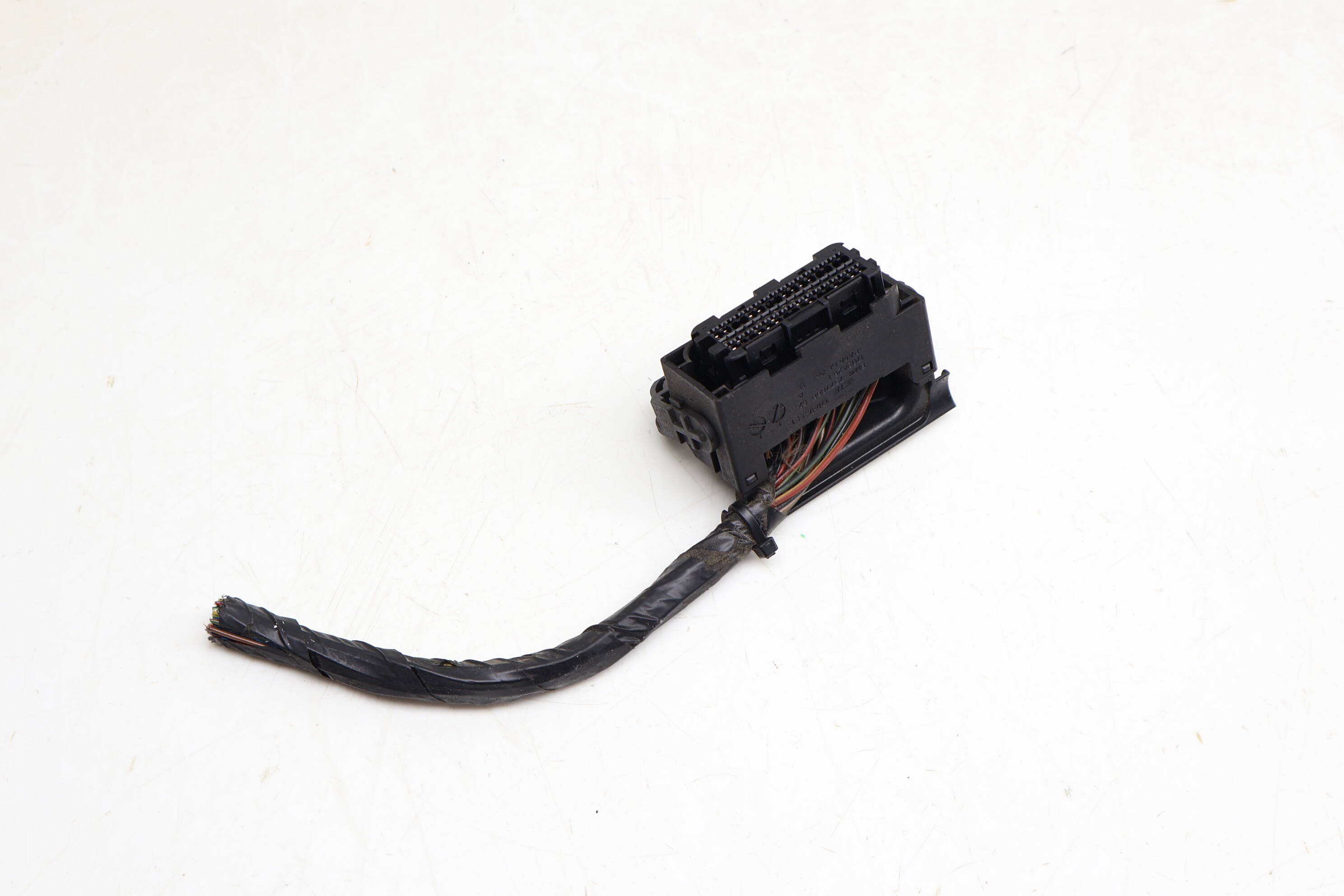 Dme / Ecu / Engine Module Wiring Connector Pigtail 12147577868