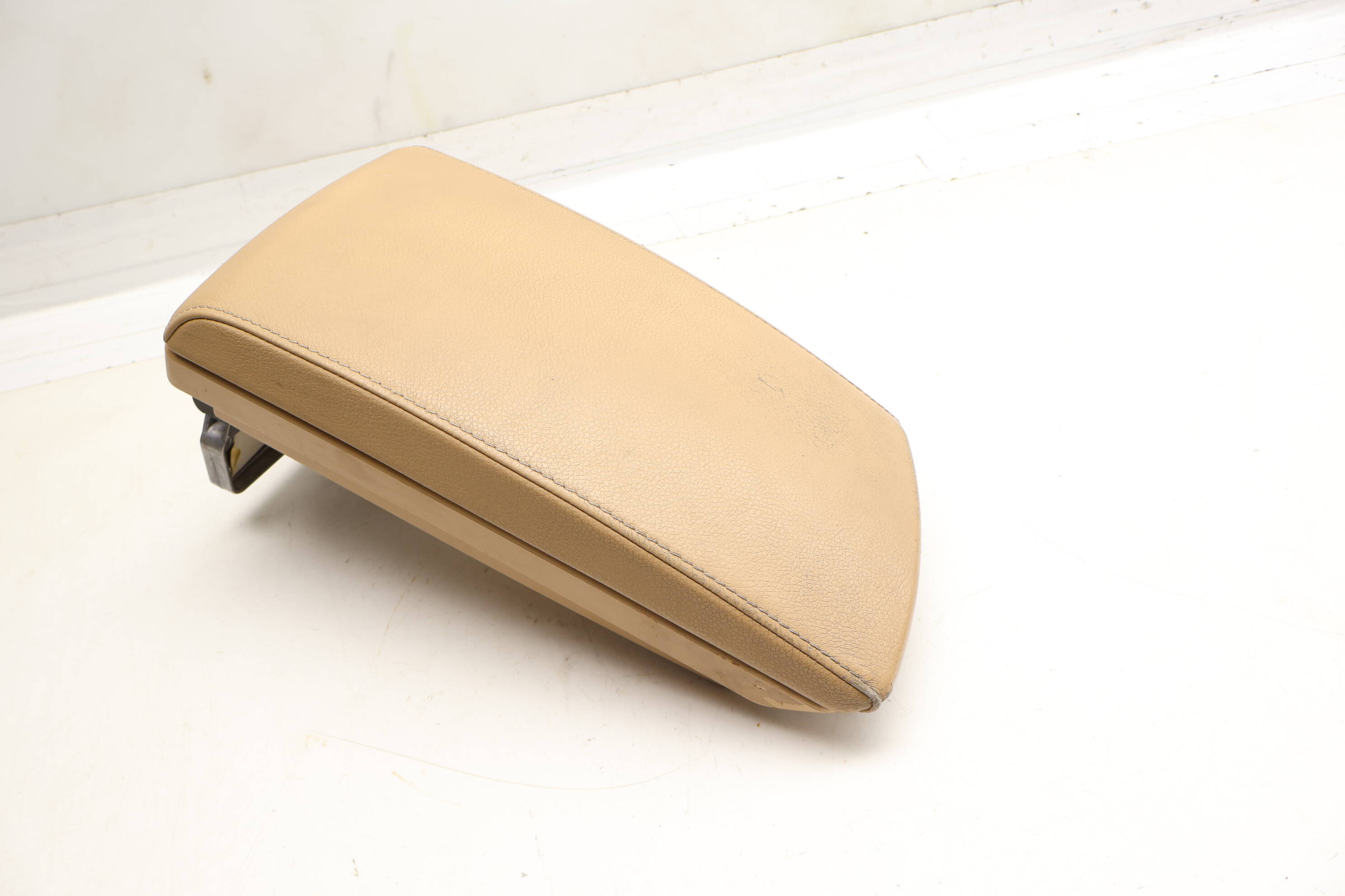 Center Console Armrest / Arm Rest 51163435549
