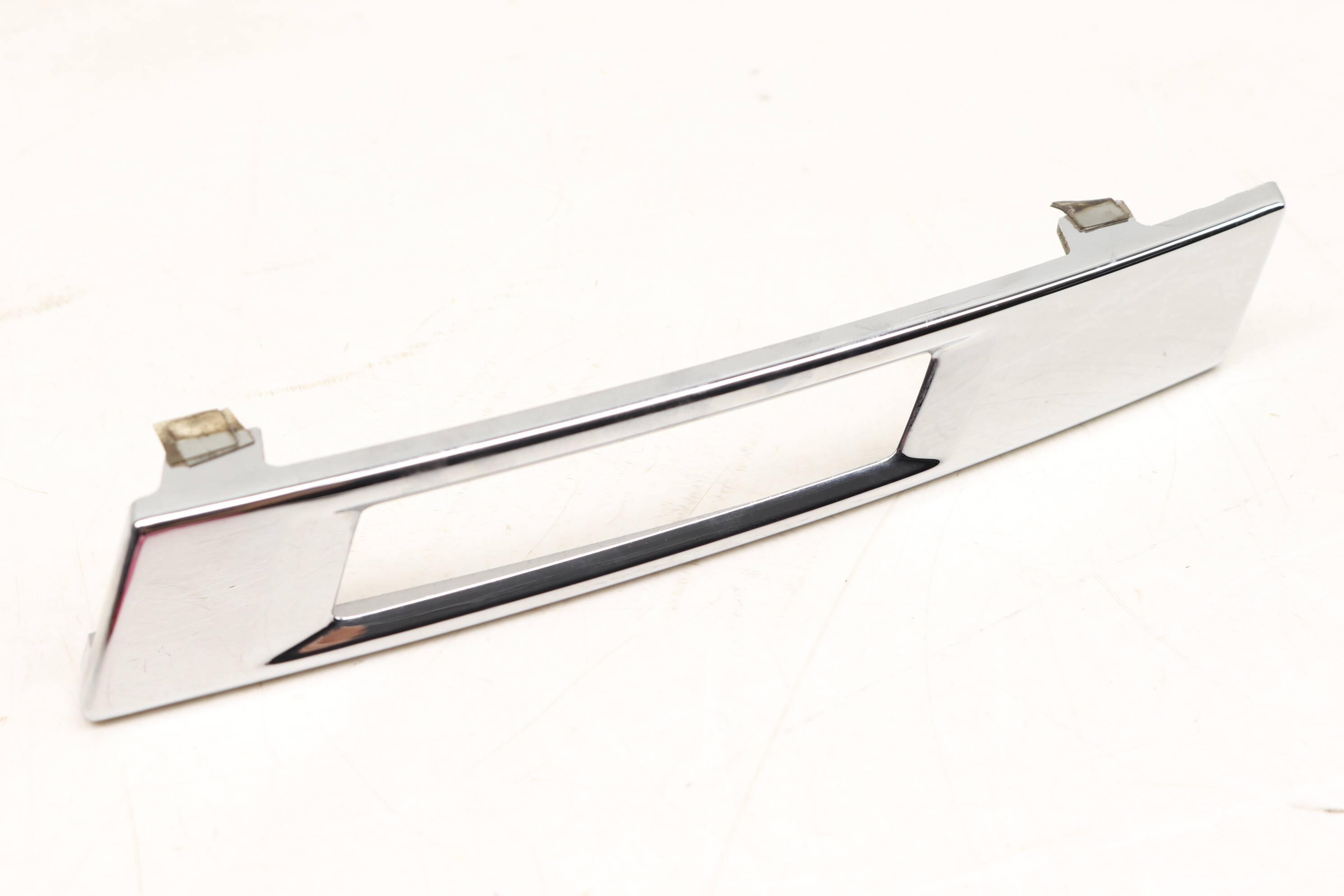 Inner Tail Light Trim 63217225244