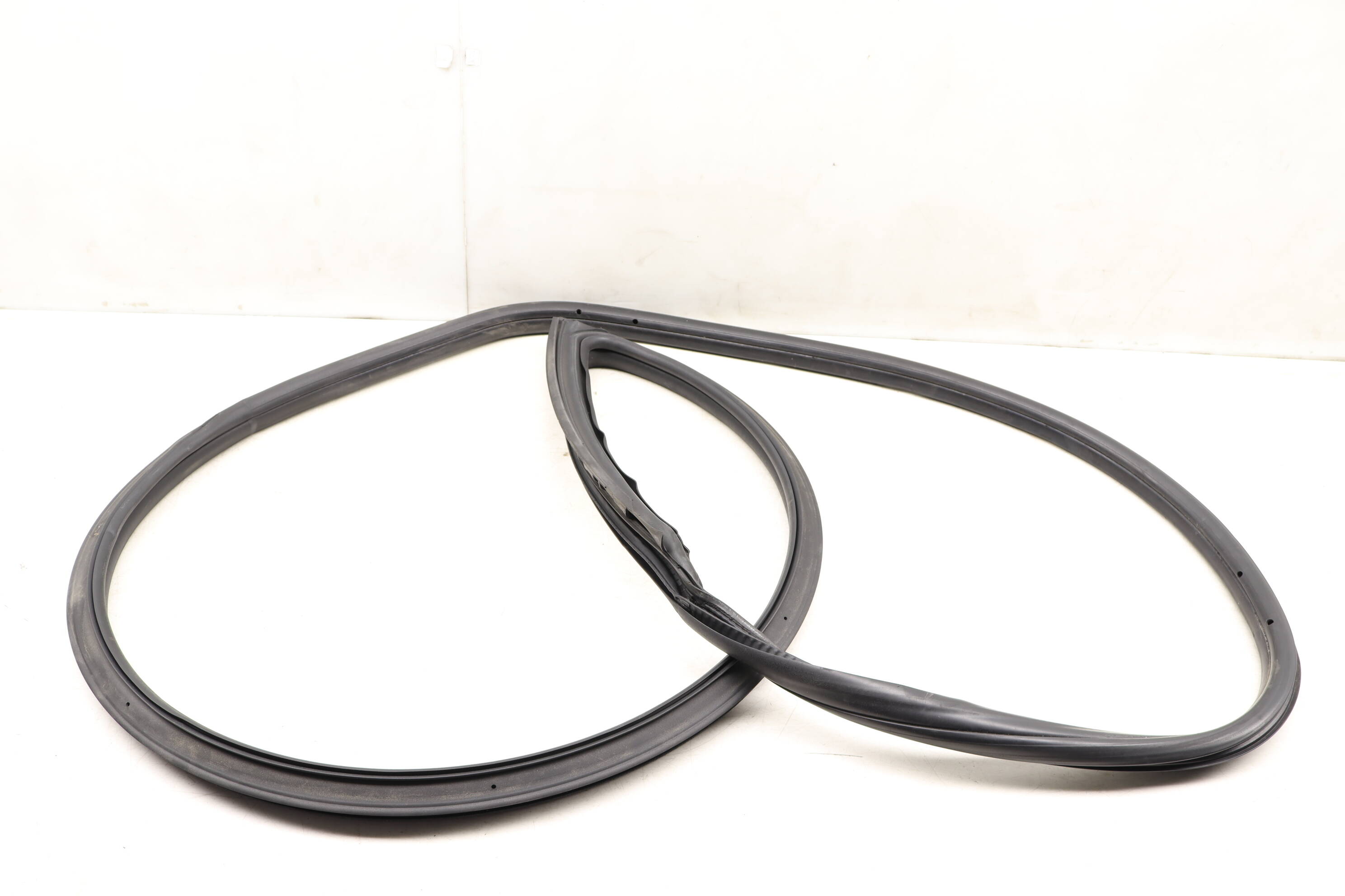 Door Seal / Weather Strippping 51727267912