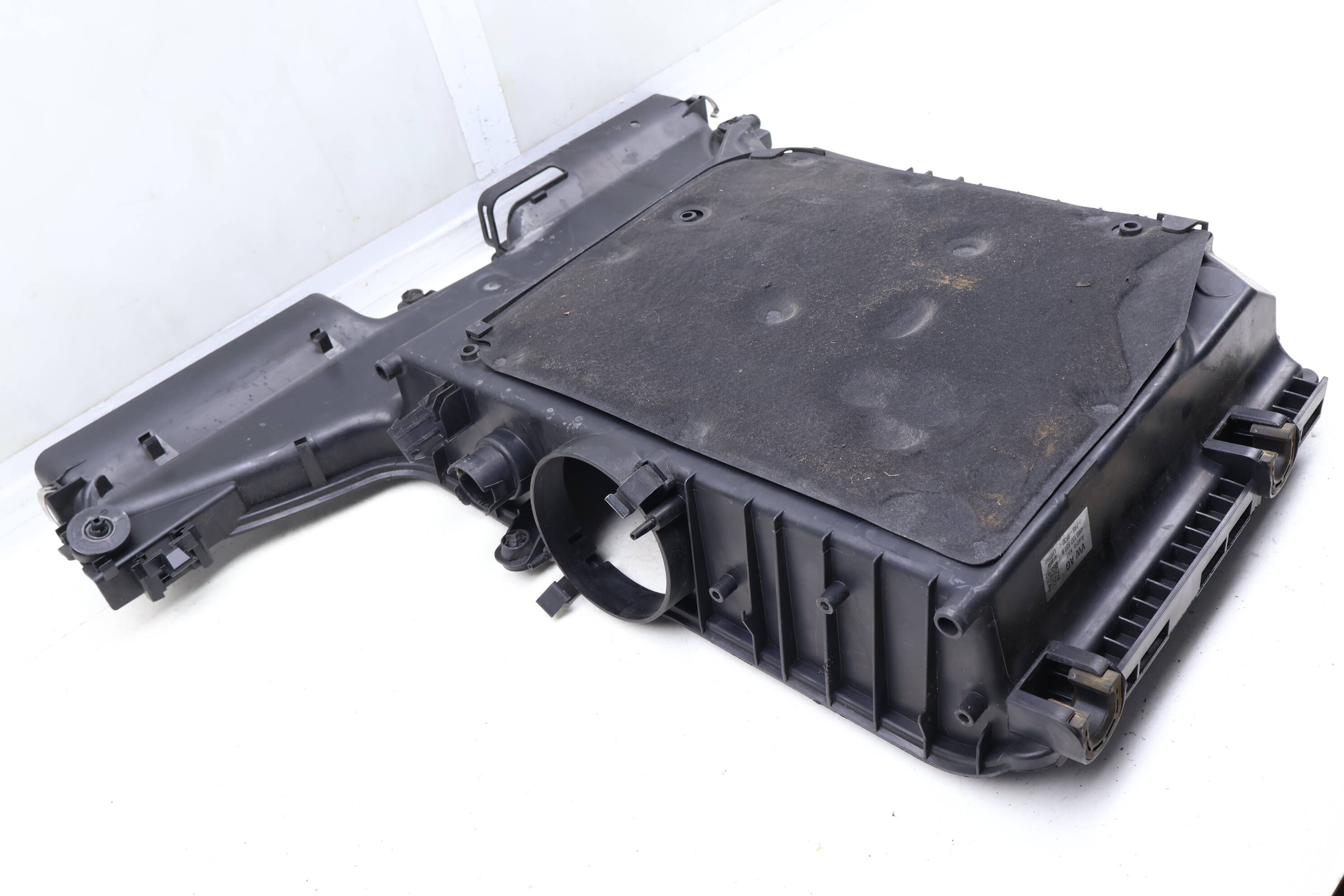 Engine Air Filter Box / Housing (Lower Half) 4M0133837B