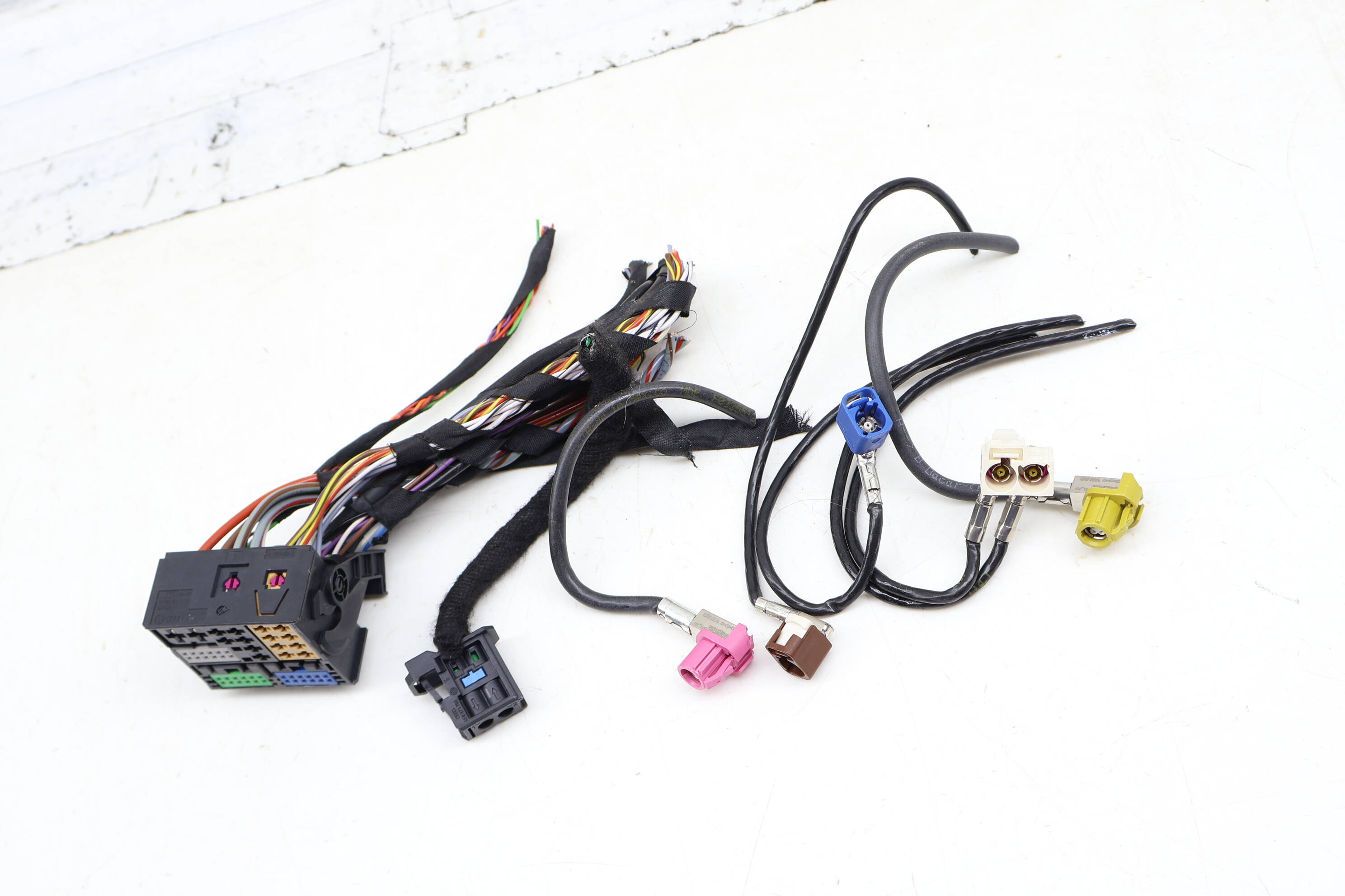 Mmi / Multimedia Mib Control Unit Wiring Connector / Pigtail Set