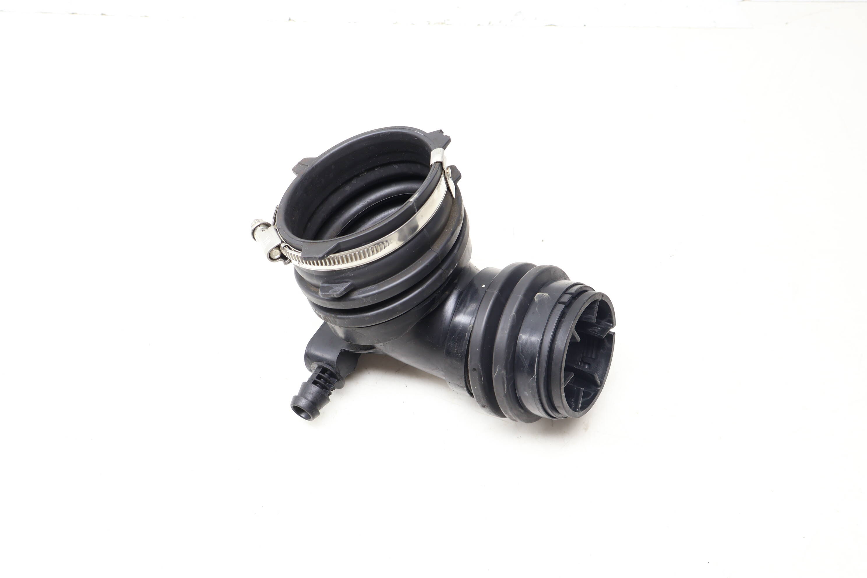 Air Intake Duct / Tube 0P2129606M