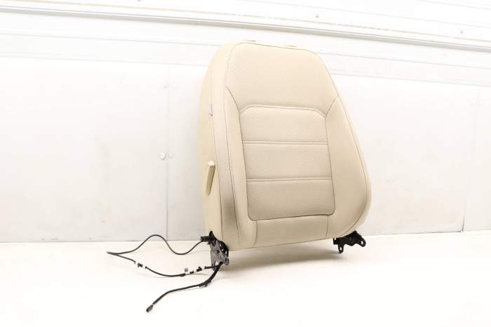 Upper Seat Backrest Cushion Assembly 561881806K main product photo