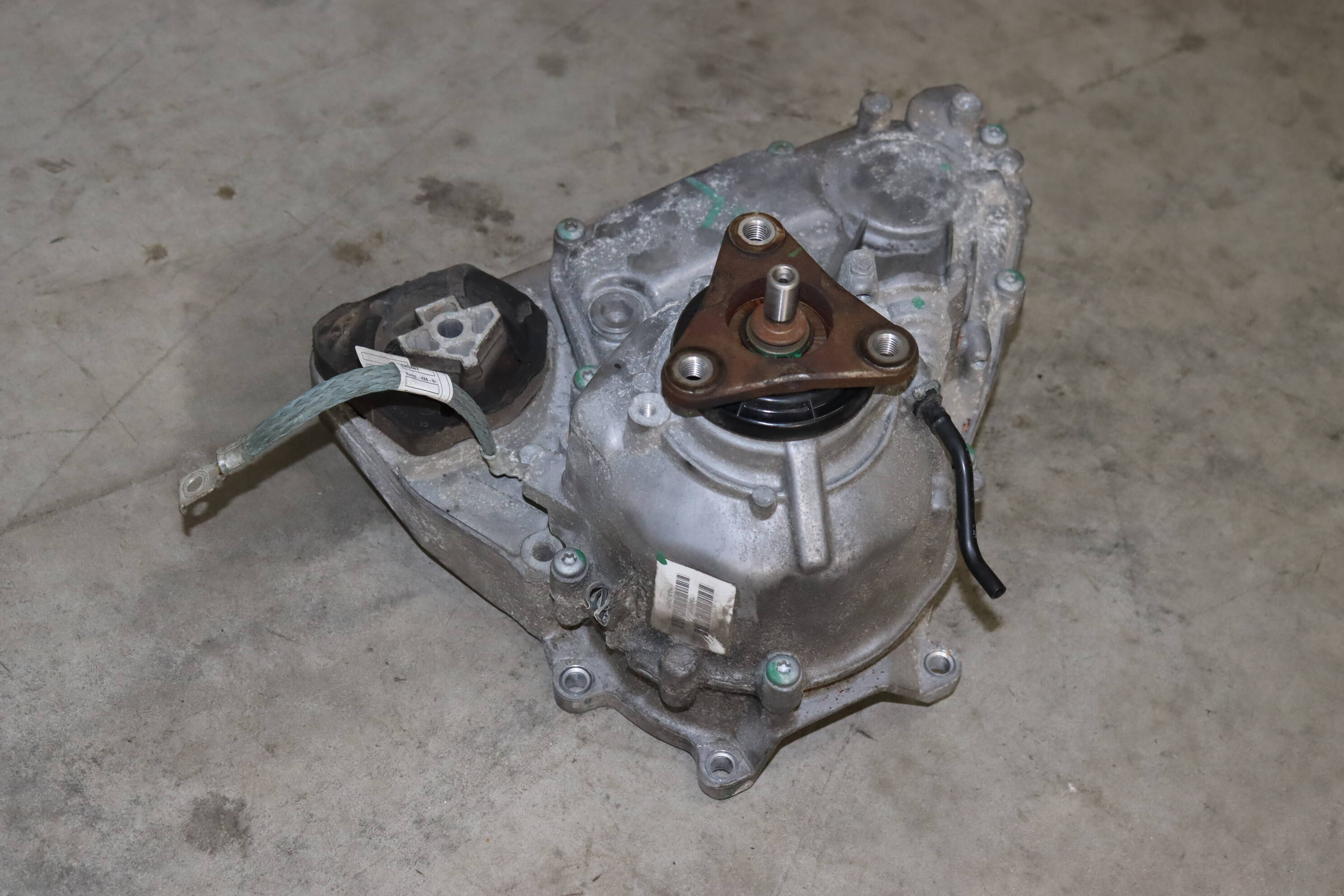BMW Transfer Case / Box (X3, X4, X5, X6) 27108623348